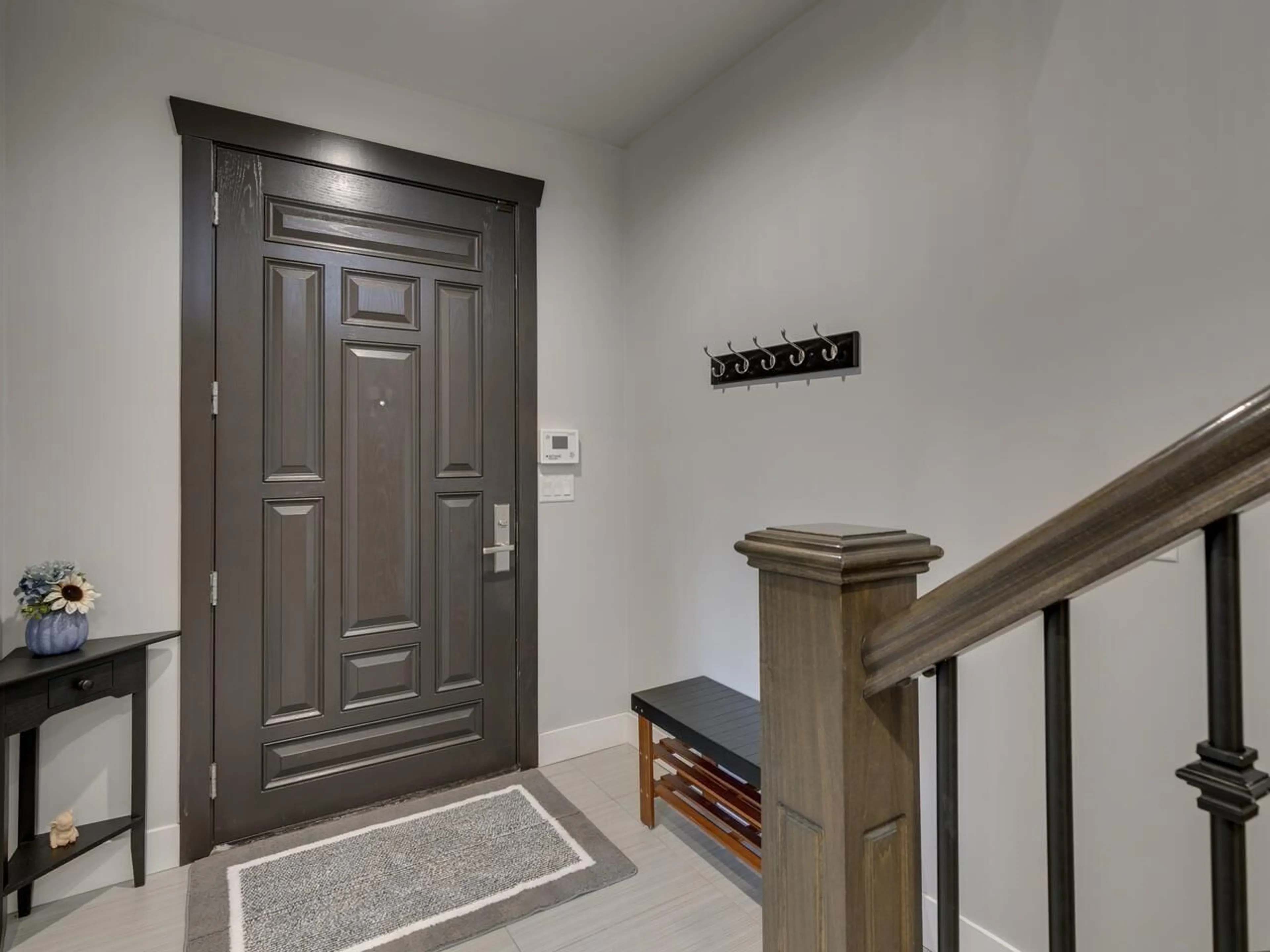 Indoor entryway for 8231 TANAKA, Mission British Columbia V2V7J4