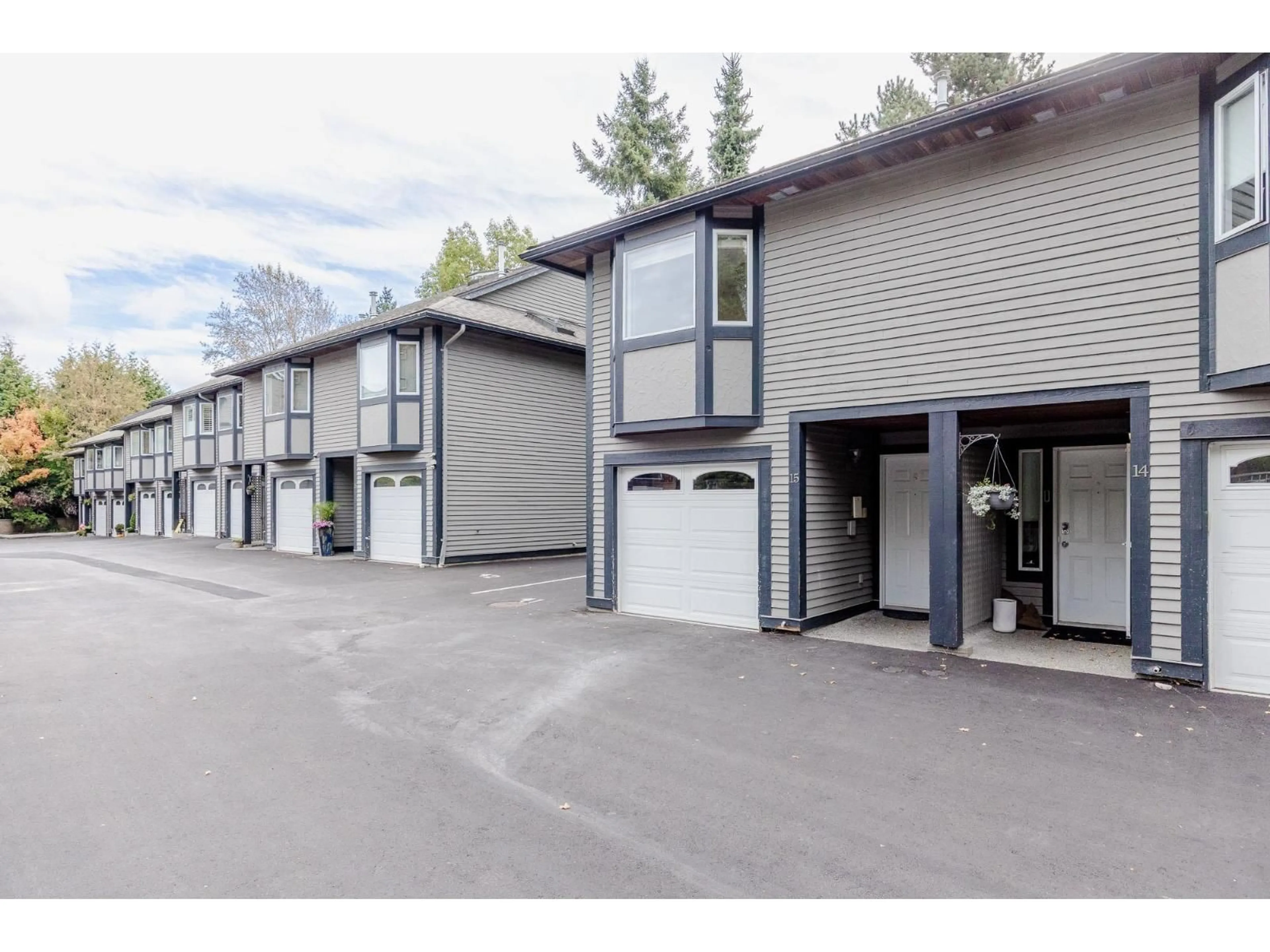 Unknown for 15 - 1828 LILAC, Surrey British Columbia V4A5C1