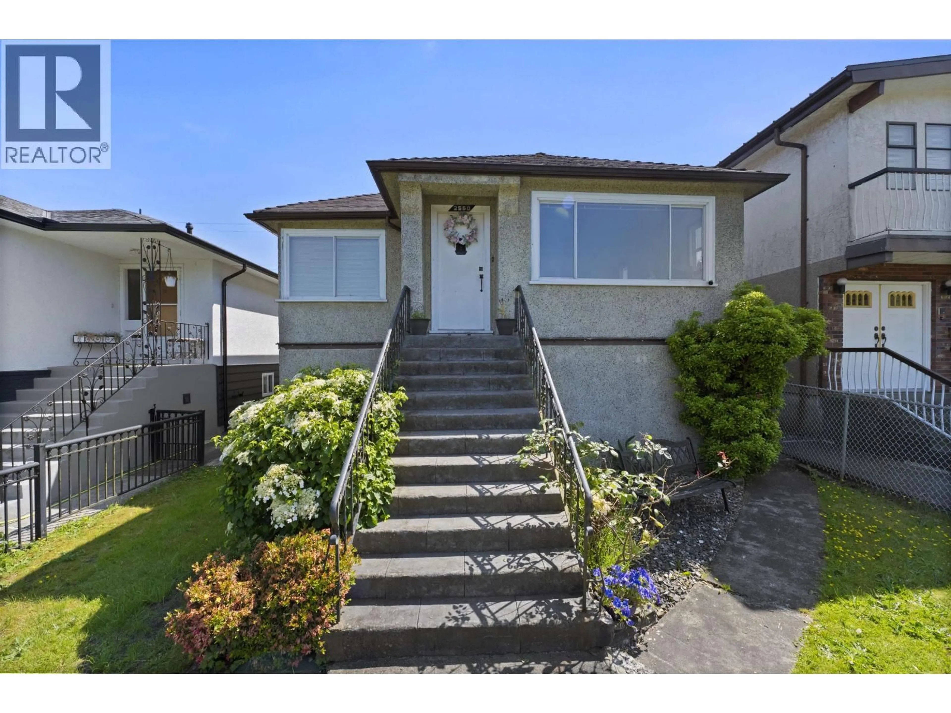 Unknown for 2550 PARKER STREET, Vancouver British Columbia V5K2T3