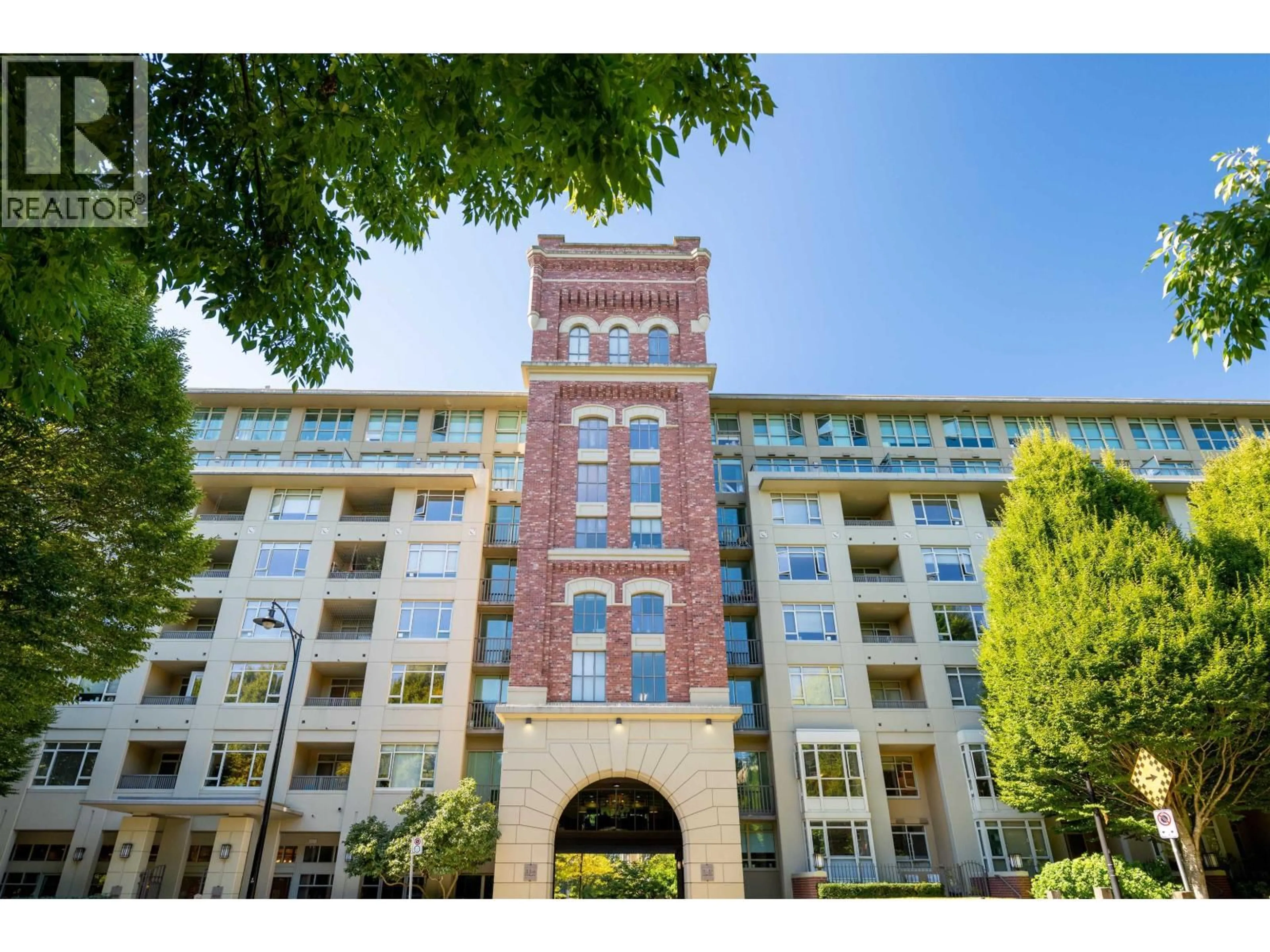 Indoor foyer for 101 - 2799 YEW STREET, Vancouver British Columbia V6K4W2