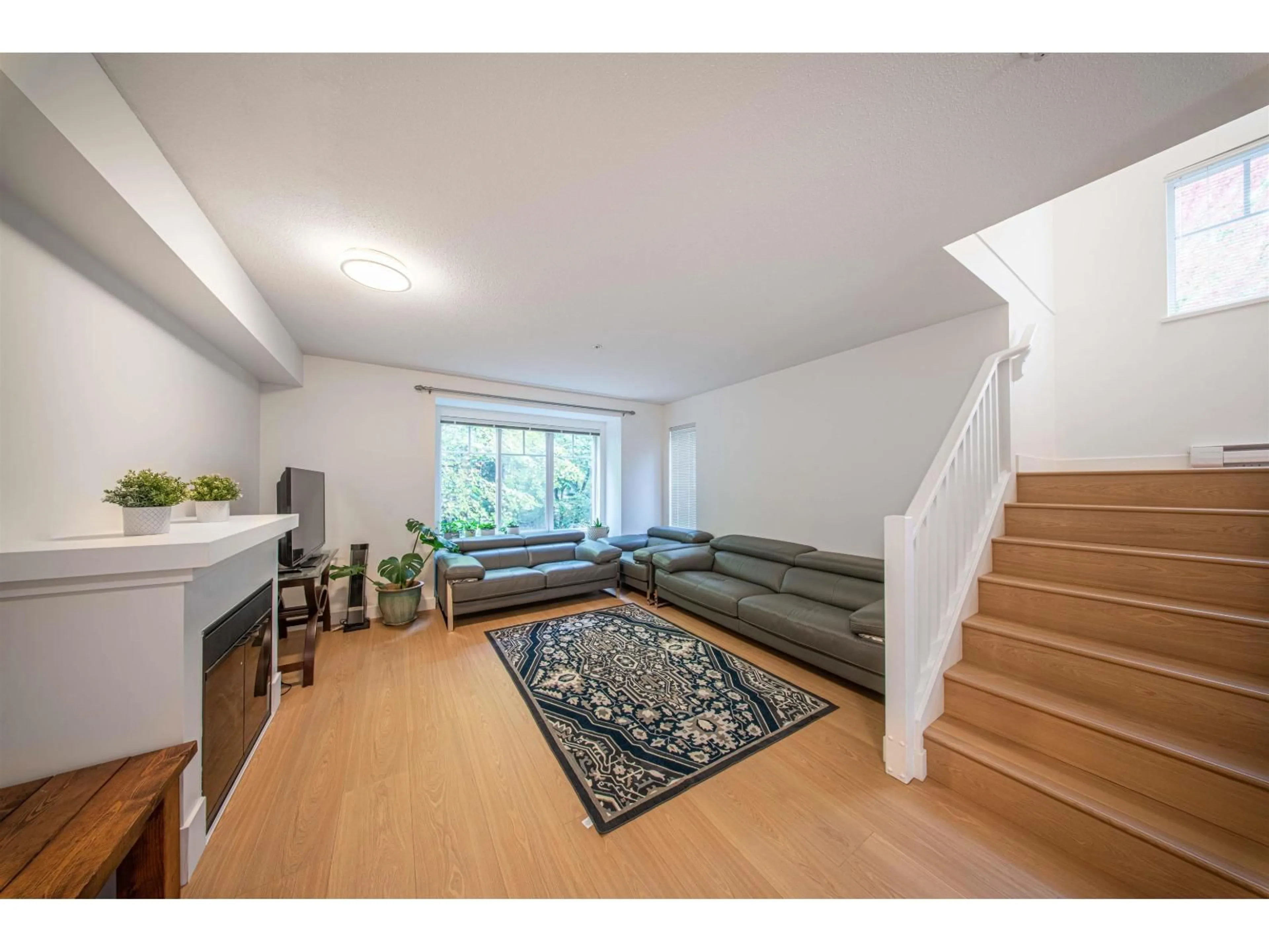 Living room with furniture, unknown for 41 - 20038 70, Langley British Columbia V2Y0B4