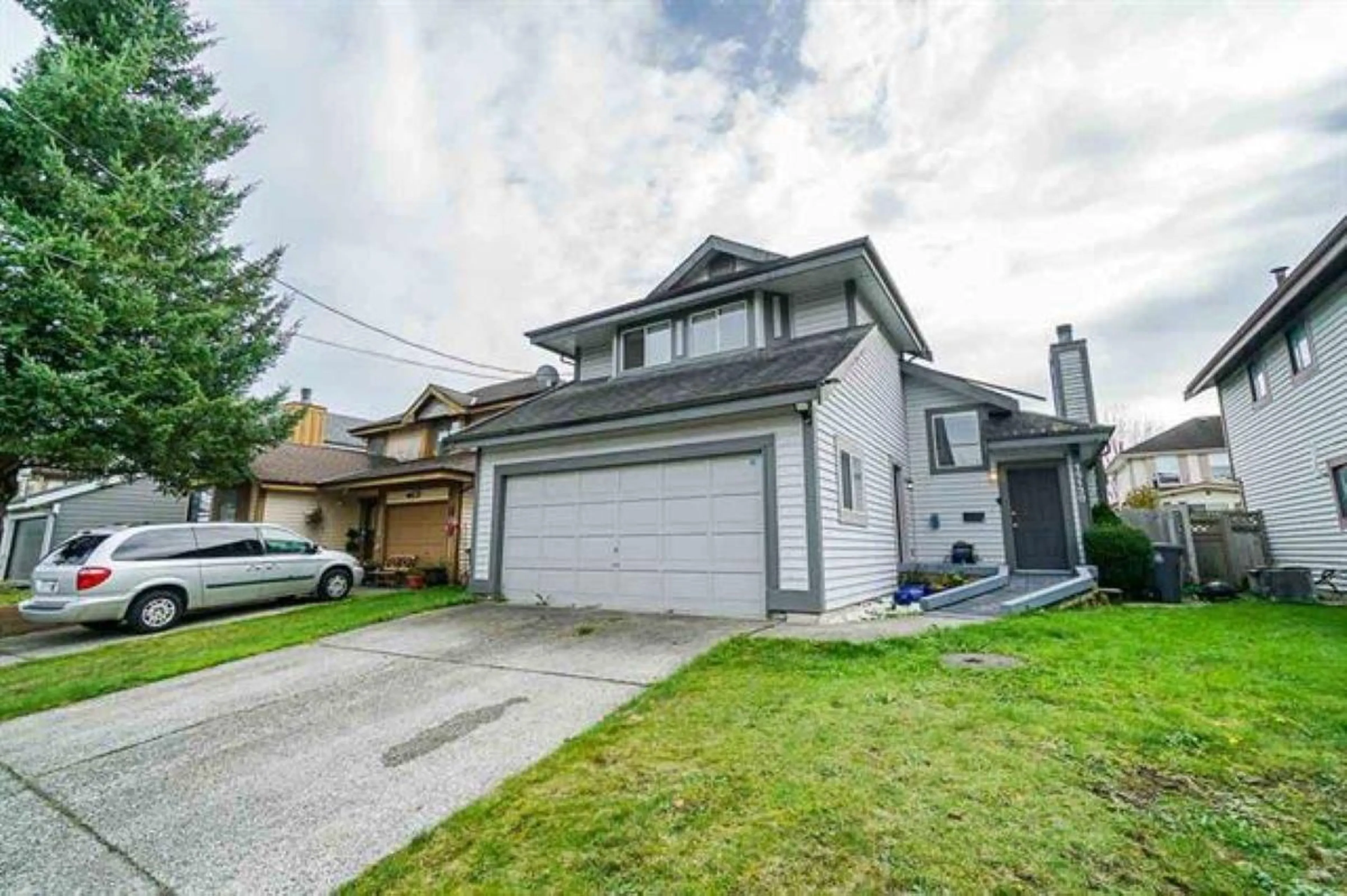 A pic from outside/outdoor area/front of a property/back of a property/a pic from drone, street for 15130 98, Surrey British Columbia V3R8T2