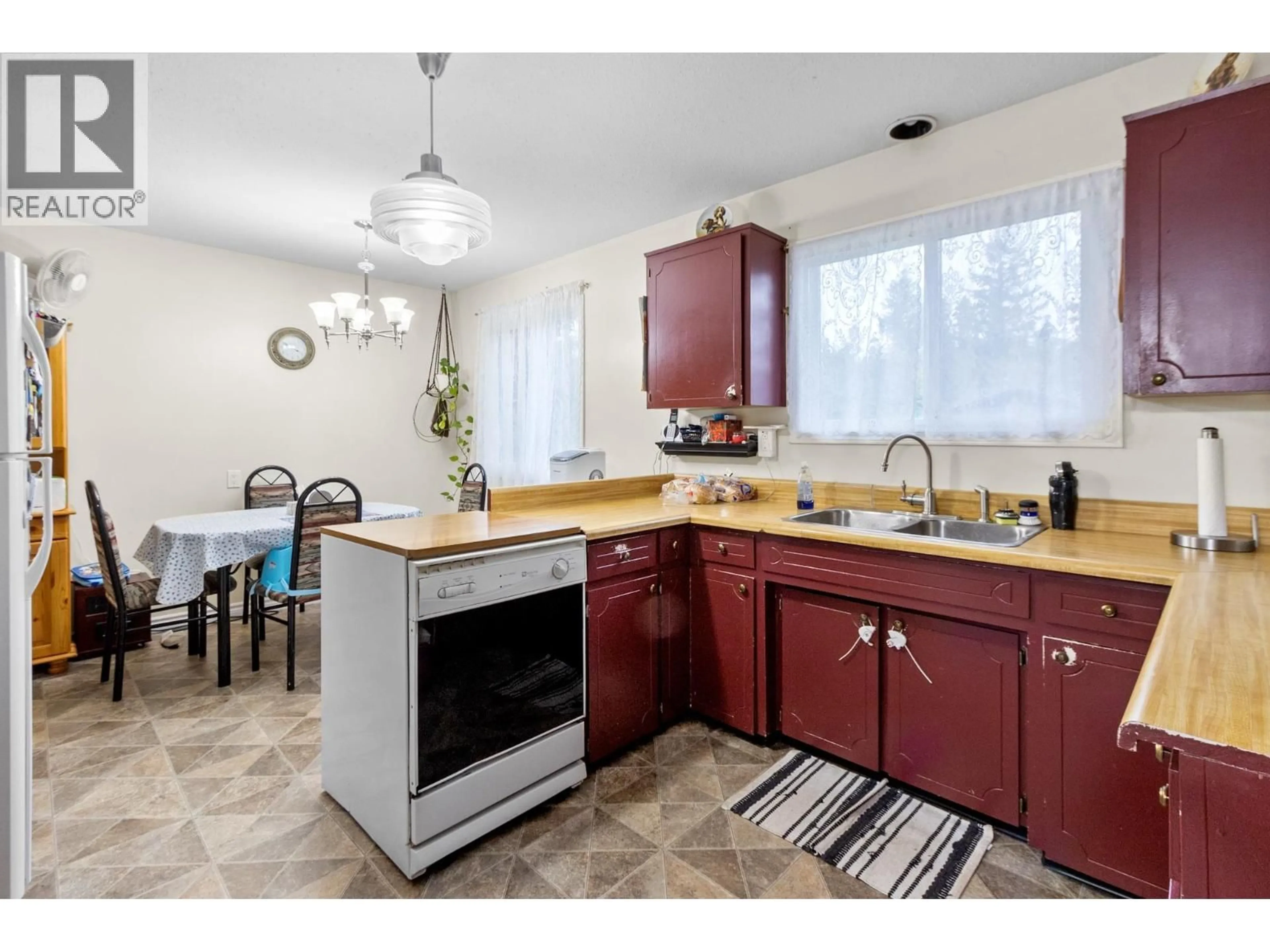 Open concept kitchen, unknown for 6148 TRENT DRIVE, Prince George British Columbia V2N2G5