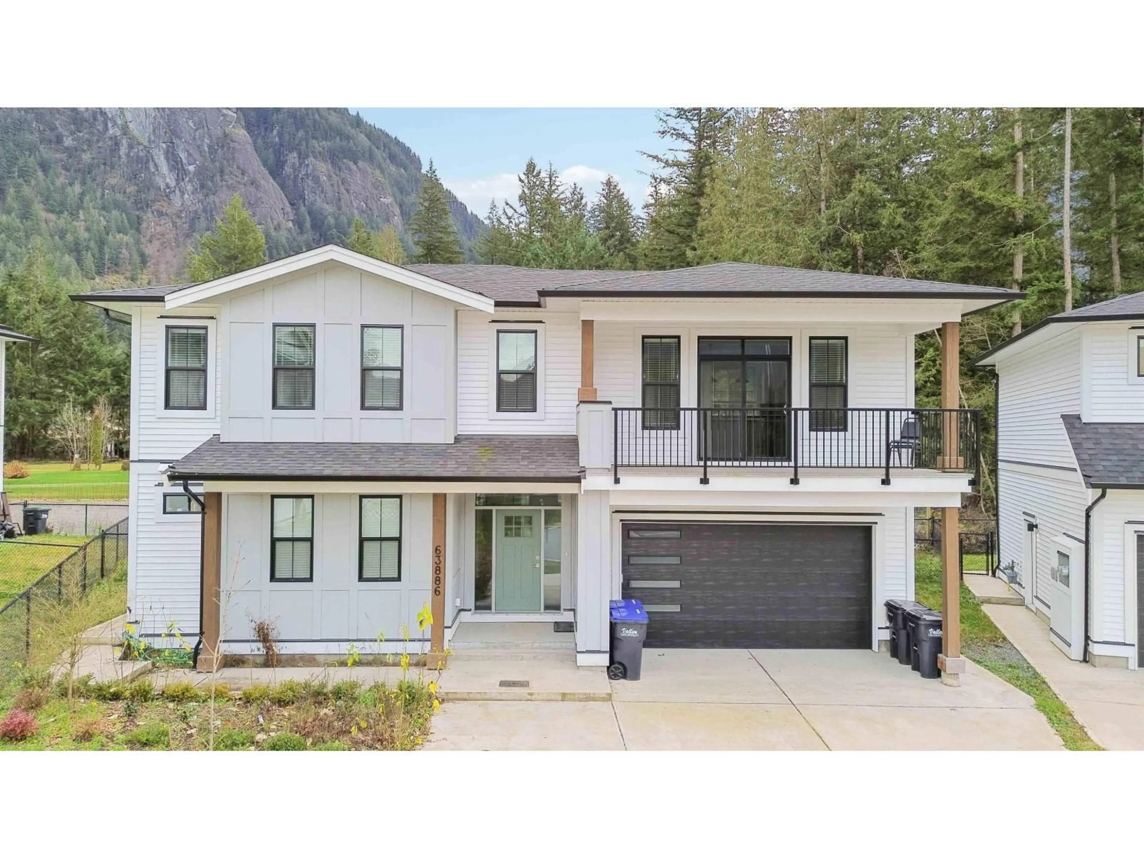 Home with vinyl exterior material, mountain view for 63886 BEECH AVENUE, Hope British Columbia V0X1L2