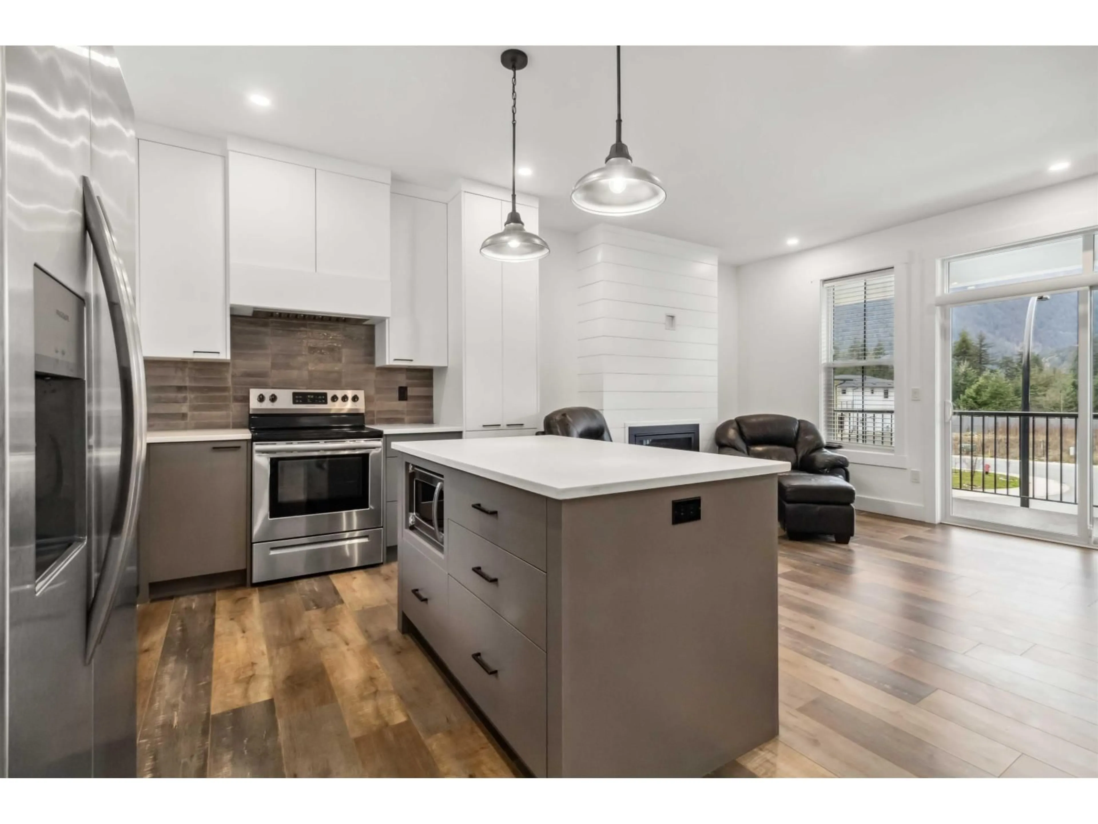 Open concept kitchen, unknown for 63886 BEECH AVENUE, Hope British Columbia V0X1L2