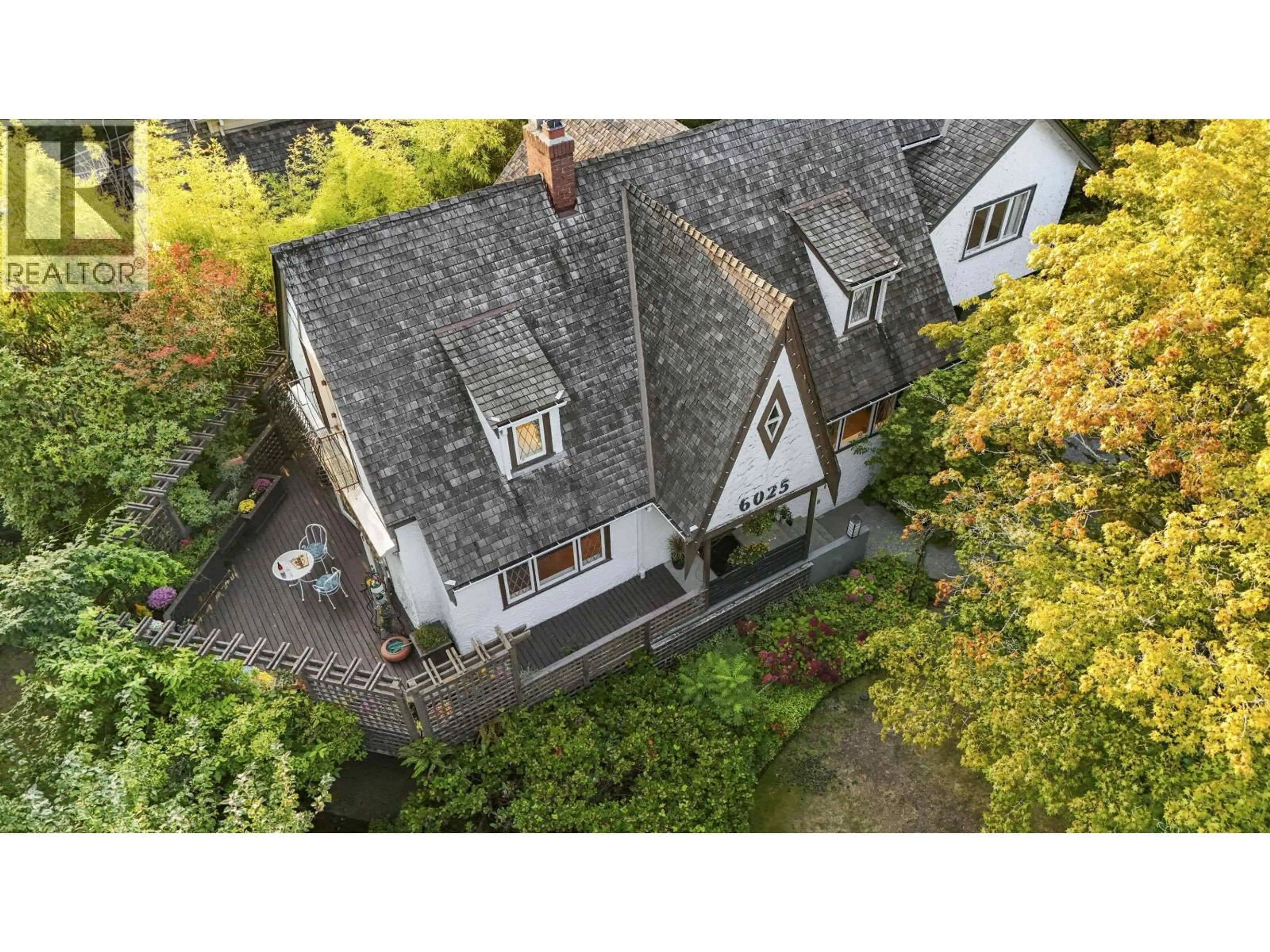 A pic from outside/outdoor area/front of a property/back of a property/a pic from drone, street for 6025 CARNARVON STREET, Vancouver British Columbia V6N1J9
