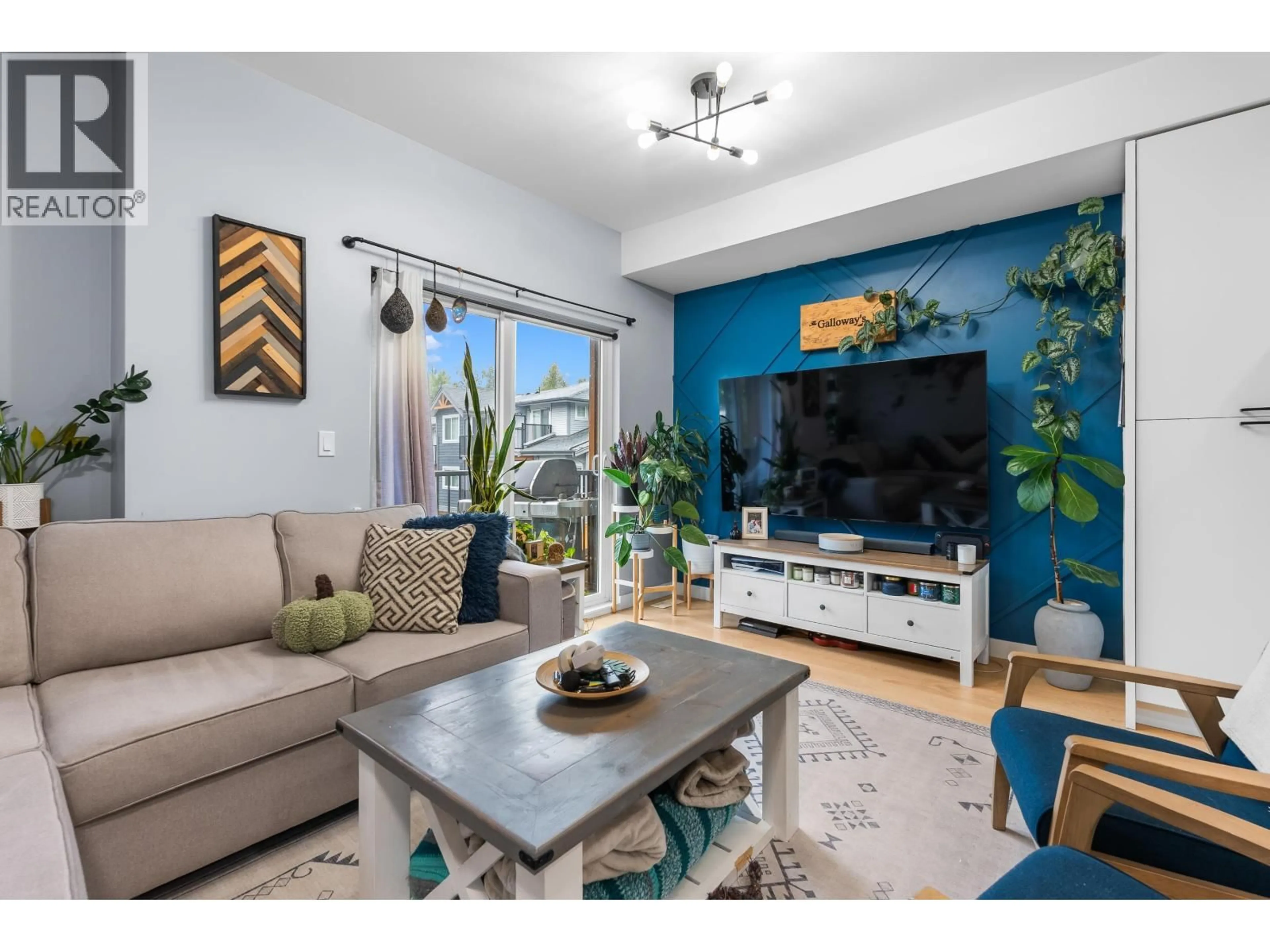 Living room with furniture, unknown for 19 - 22810 113 AVENUE, Maple Ridge British Columbia V2X3N2