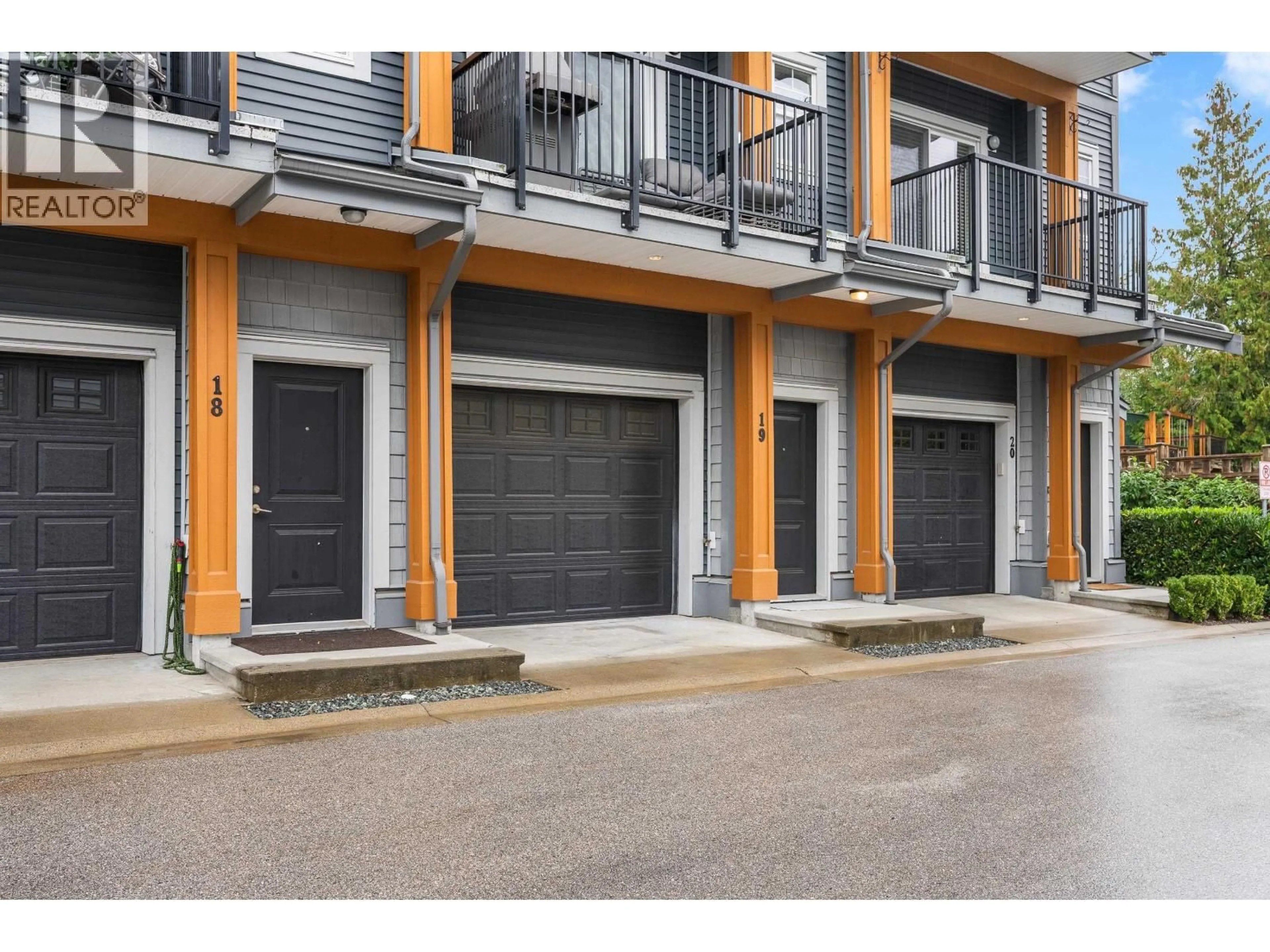 Indoor garage for 19 - 22810 113 AVENUE, Maple Ridge British Columbia V2X3N2