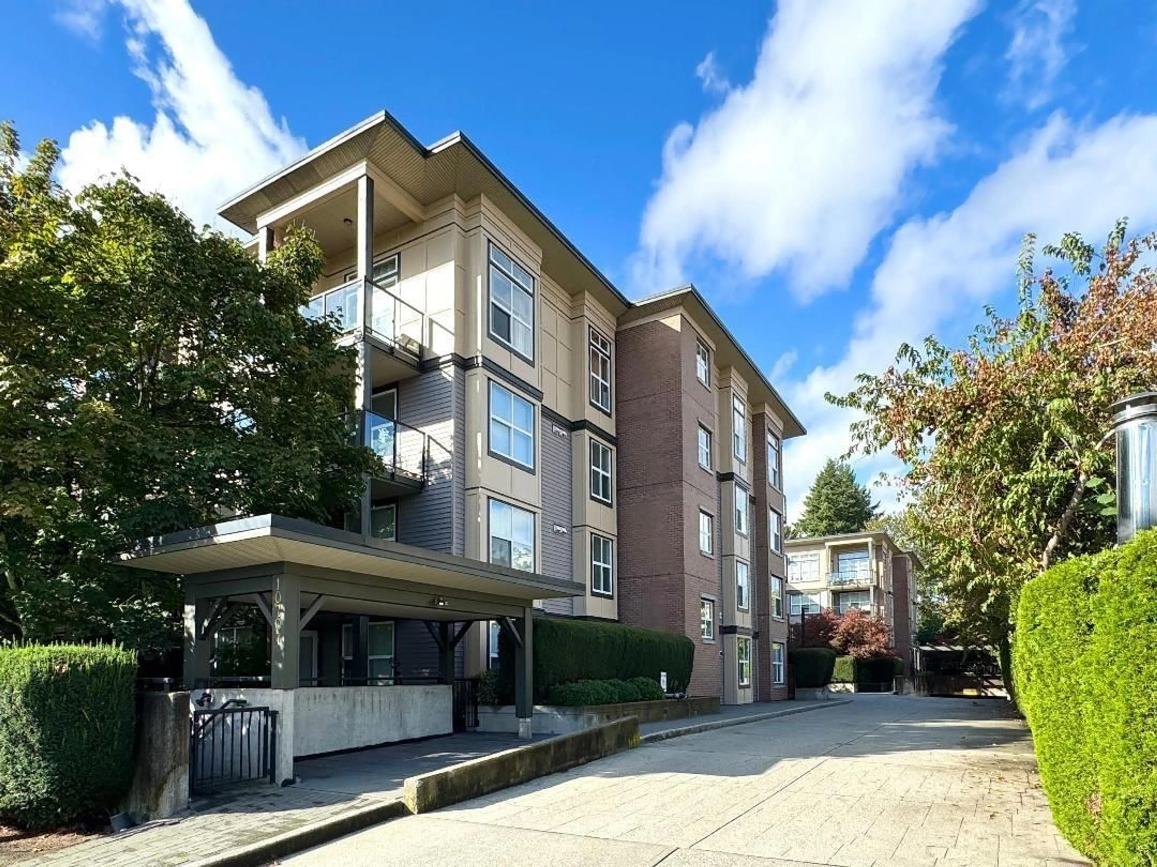 A pic from outside/outdoor area/front of a property/back of a property/a pic from drone, building for 419 - 10707 139, Surrey British Columbia V3T0B2