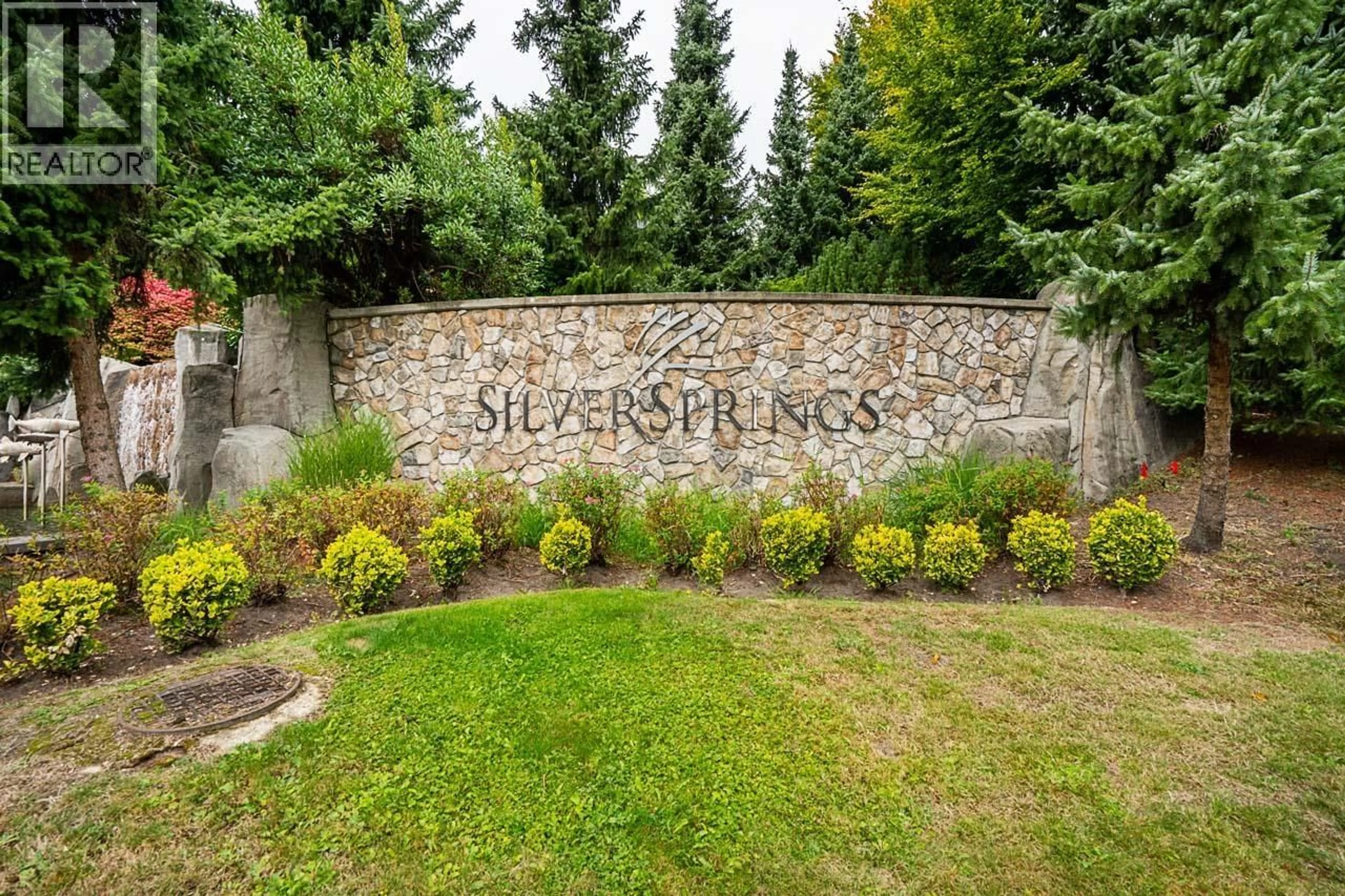 A pic from outside/outdoor area/front of a property/back of a property/a pic from drone, street for 211 - 2958 SILVER SPRINGS BOULEVARD, Coquitlam British Columbia V3E3R9