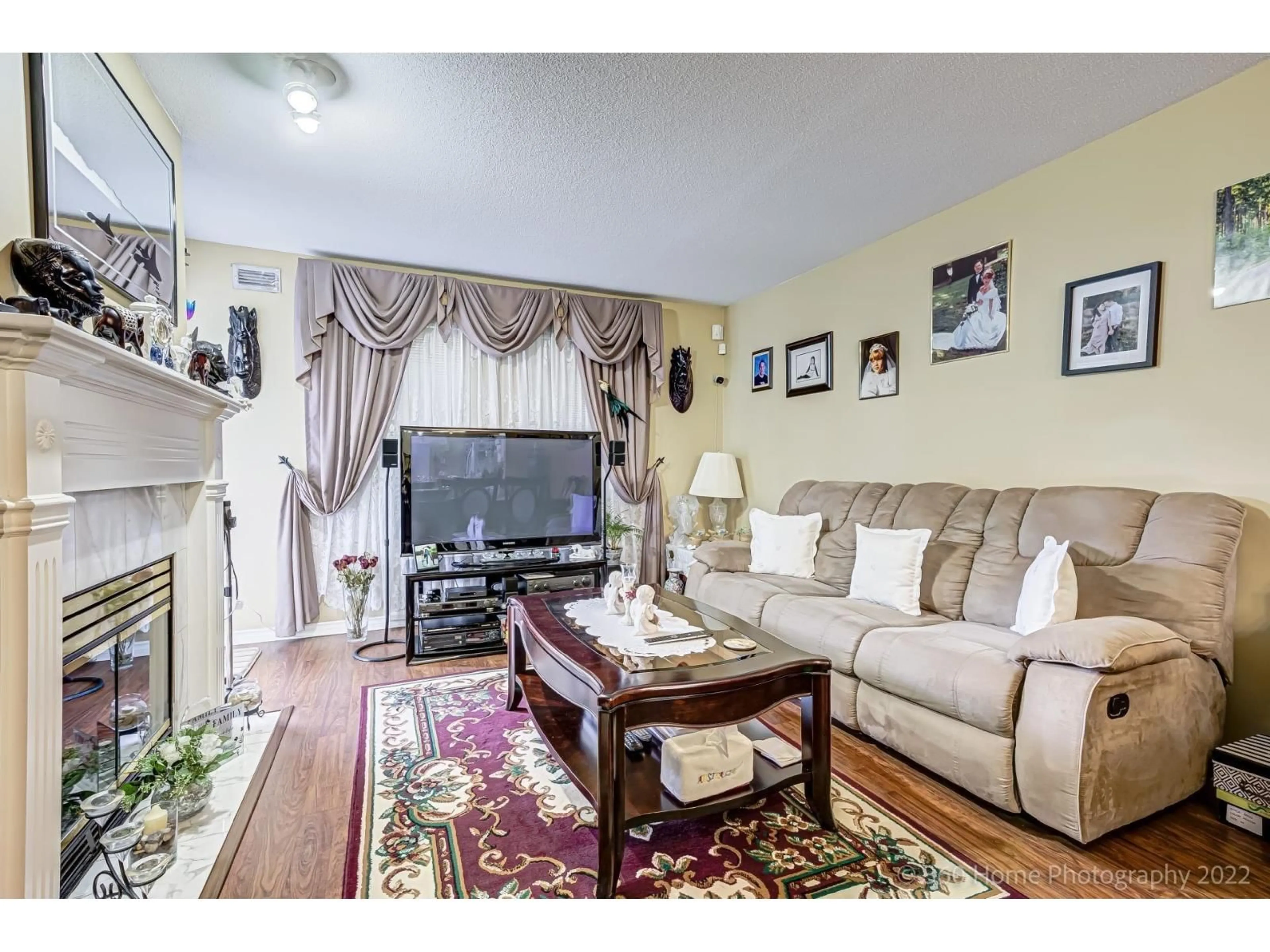 Living room with furniture, unknown for 107 - 15140 108, Surrey British Columbia V3R0T9