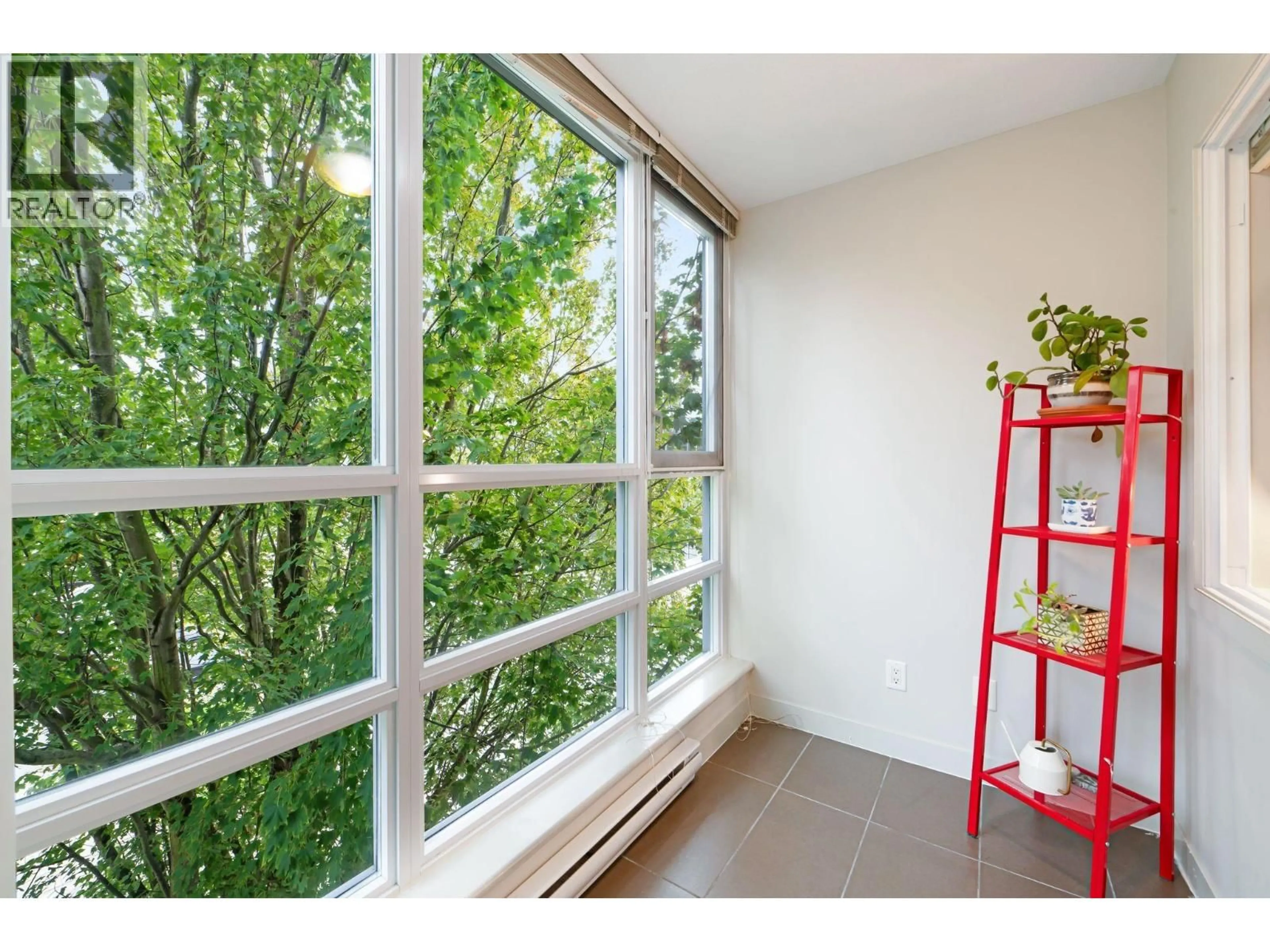 Unknown for 302 - 1808 3RD AVENUE, Vancouver British Columbia V6J0C4