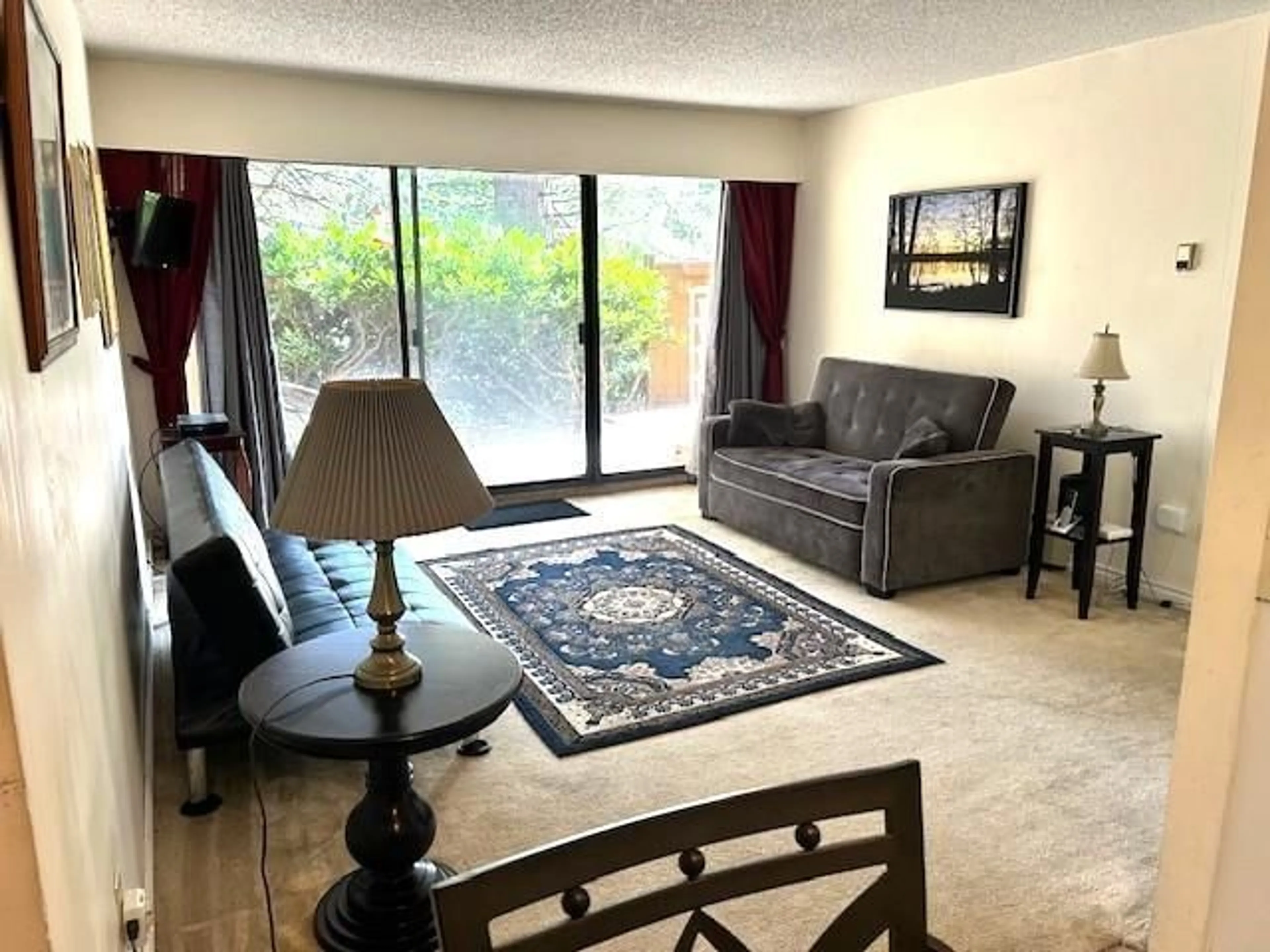 Living room with furniture, unknown for 110 - 14935 100, Surrey British Columbia V3R1J6