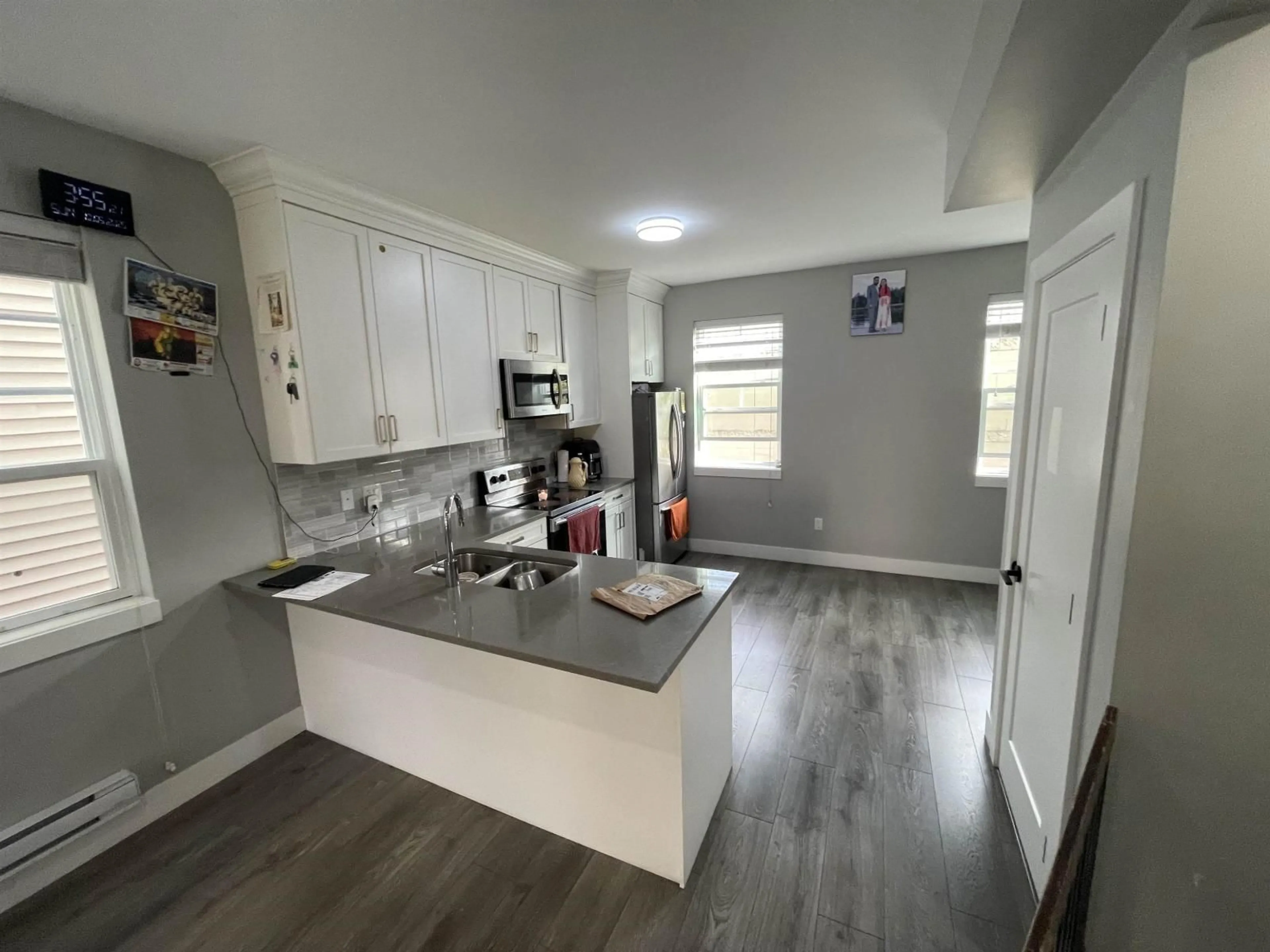 Open concept kitchen, unknown for 24 - 2530 JANZEN, Abbotsford British Columbia V2T0H7