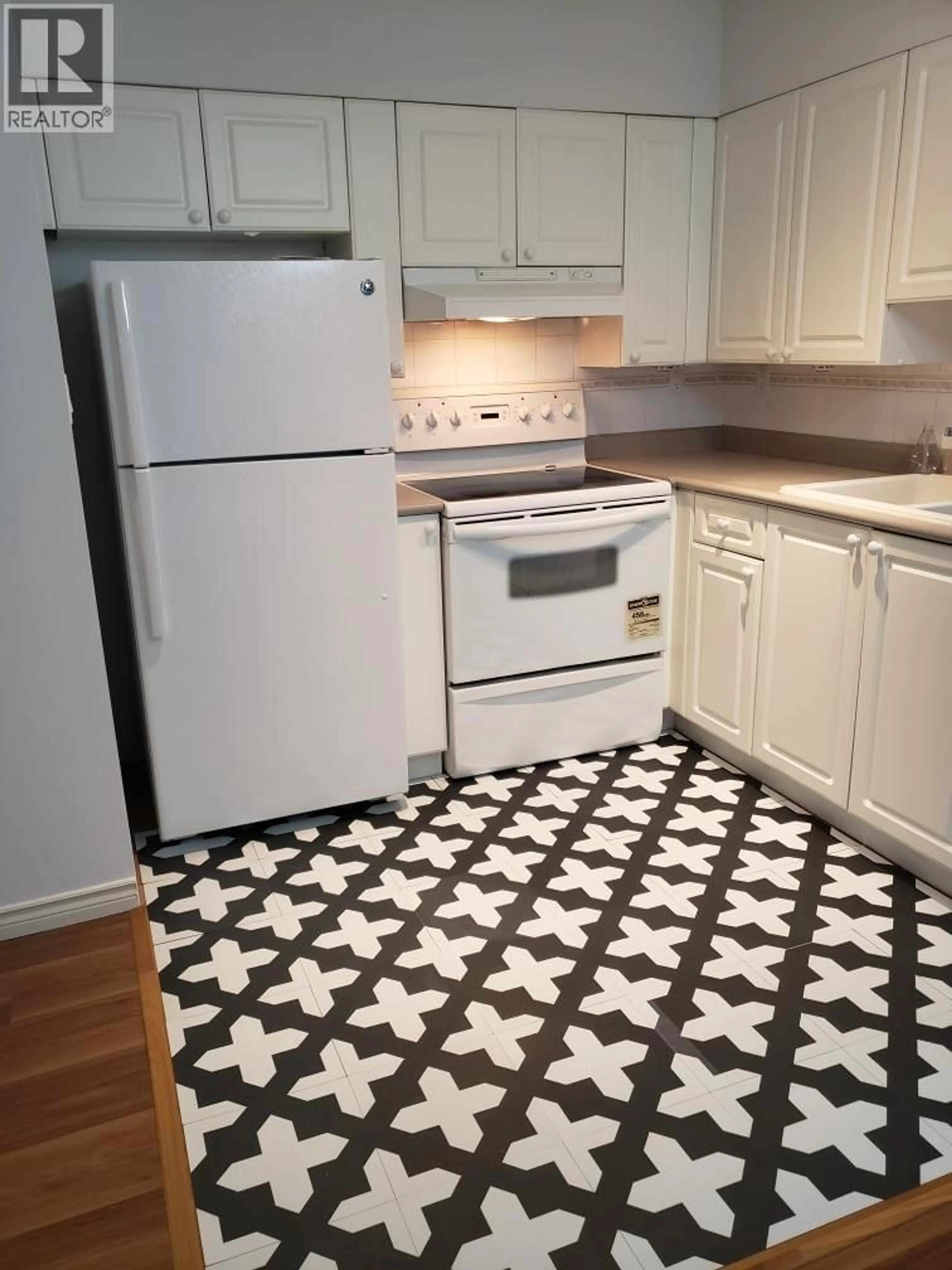 Standard kitchen, unknown for 105 - 2130 12TH AVENUE, Vancouver British Columbia V6K2N2
