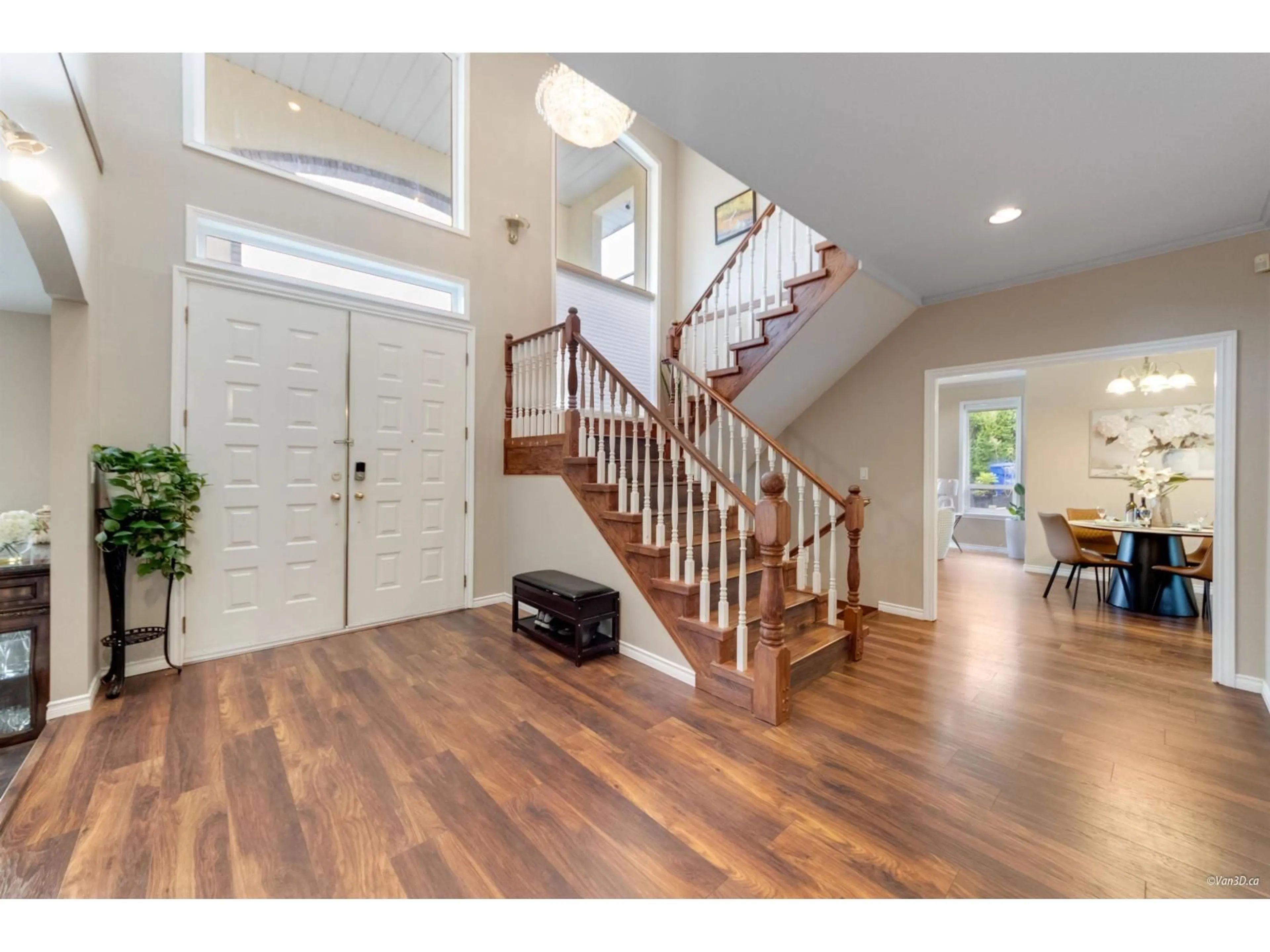 Indoor entryway for 15929 113A, Surrey British Columbia V4N1R6