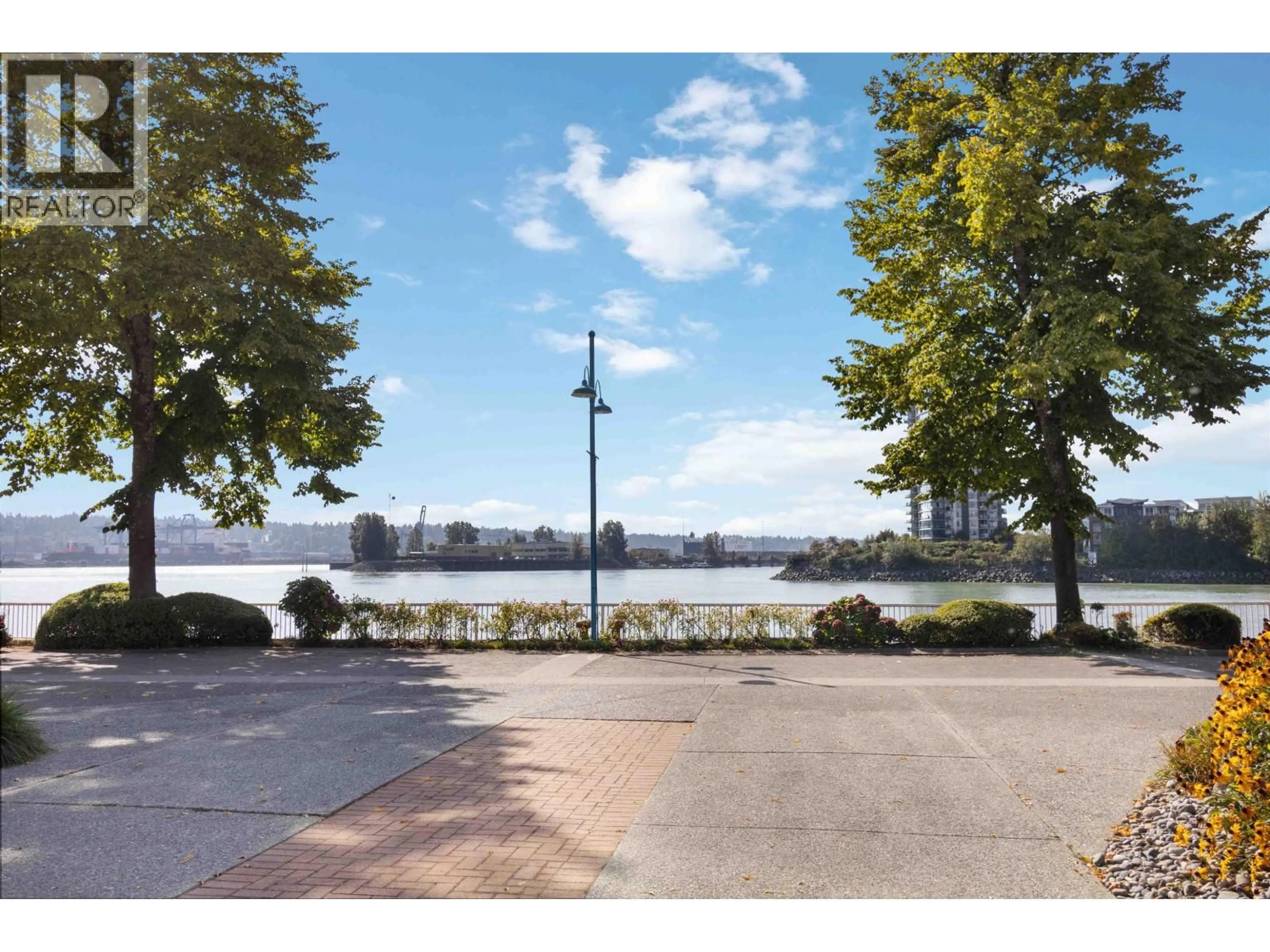 Patio, water/lake/river/ocean view for 102 - 1230 QUAYSIDE DRIVE, New Westminster British Columbia V3M6H1