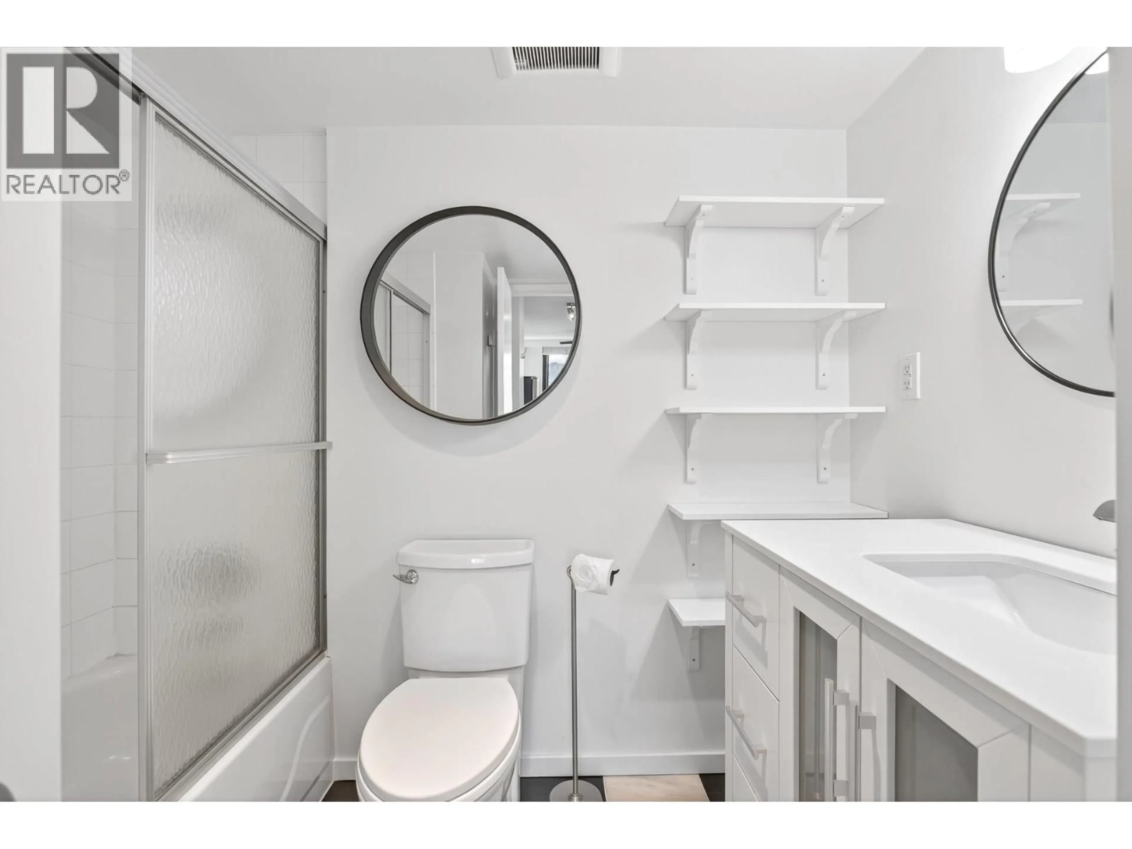 Standard bathroom, ceramic/tile floor for 804 - 1330 HARWOOD STREET, Vancouver British Columbia V6E1S8