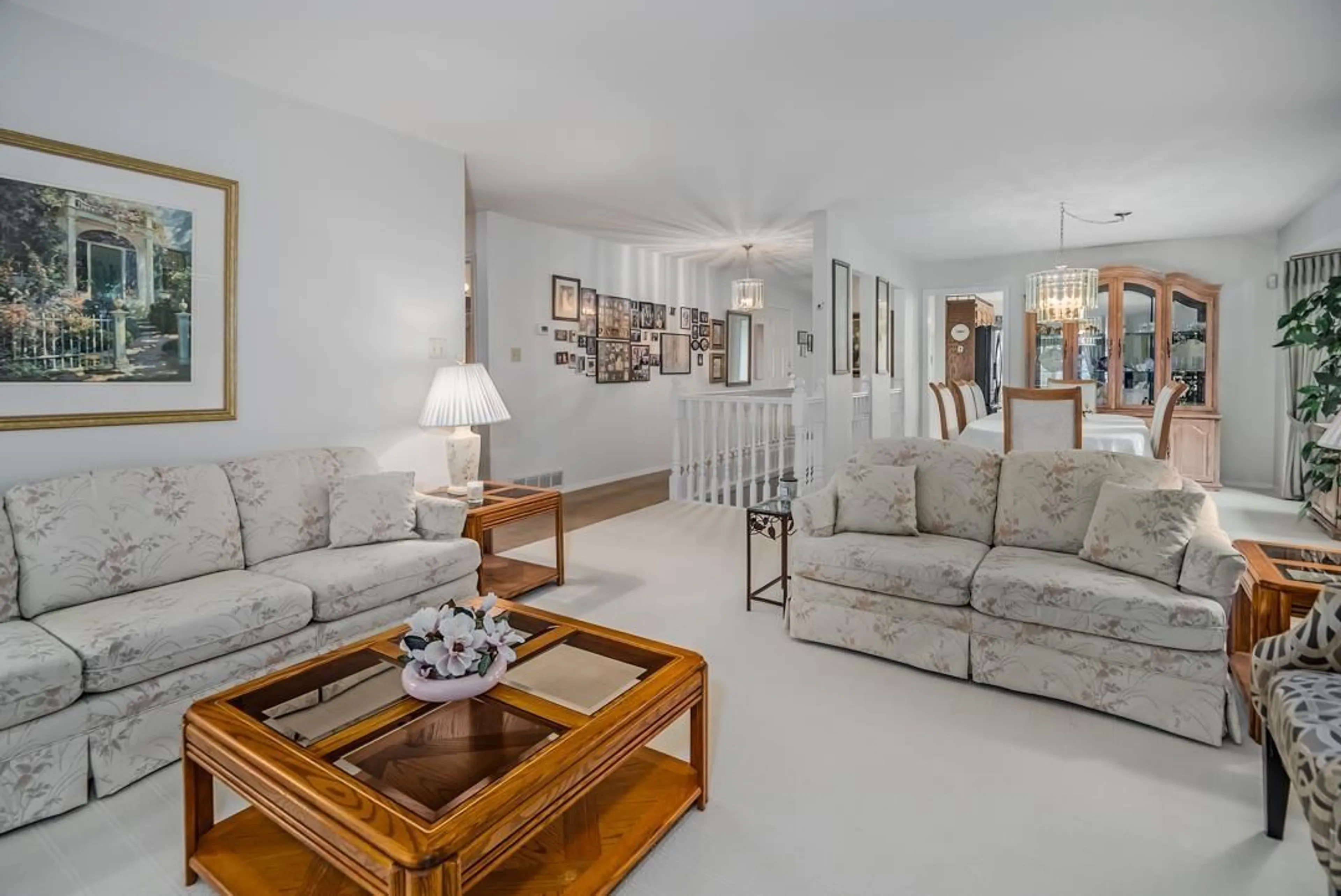 Living room with furniture, unknown for 17 - 2988 HORN, Abbotsford British Columbia V2S3C1