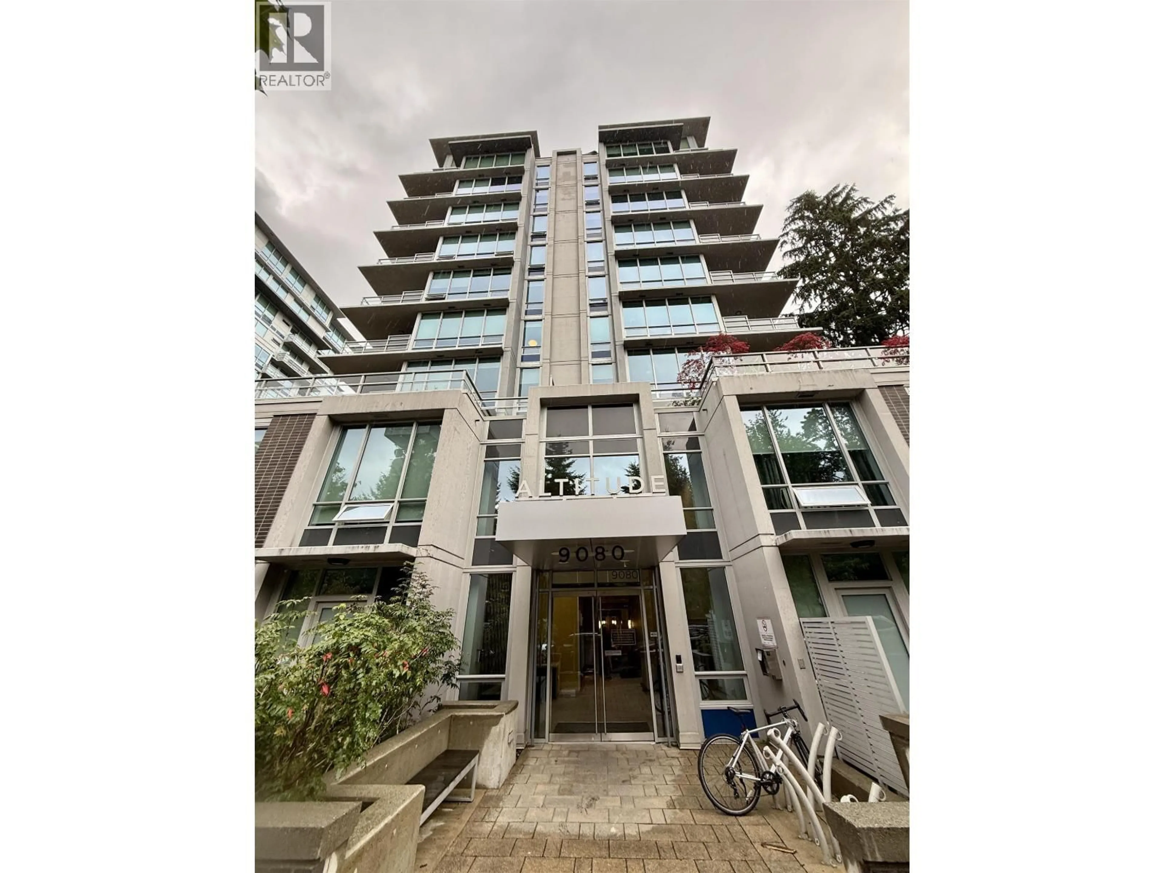 Indoor foyer for 706 - 9080 UNIVERSITY CRESCENT, Burnaby British Columbia V5A0B7