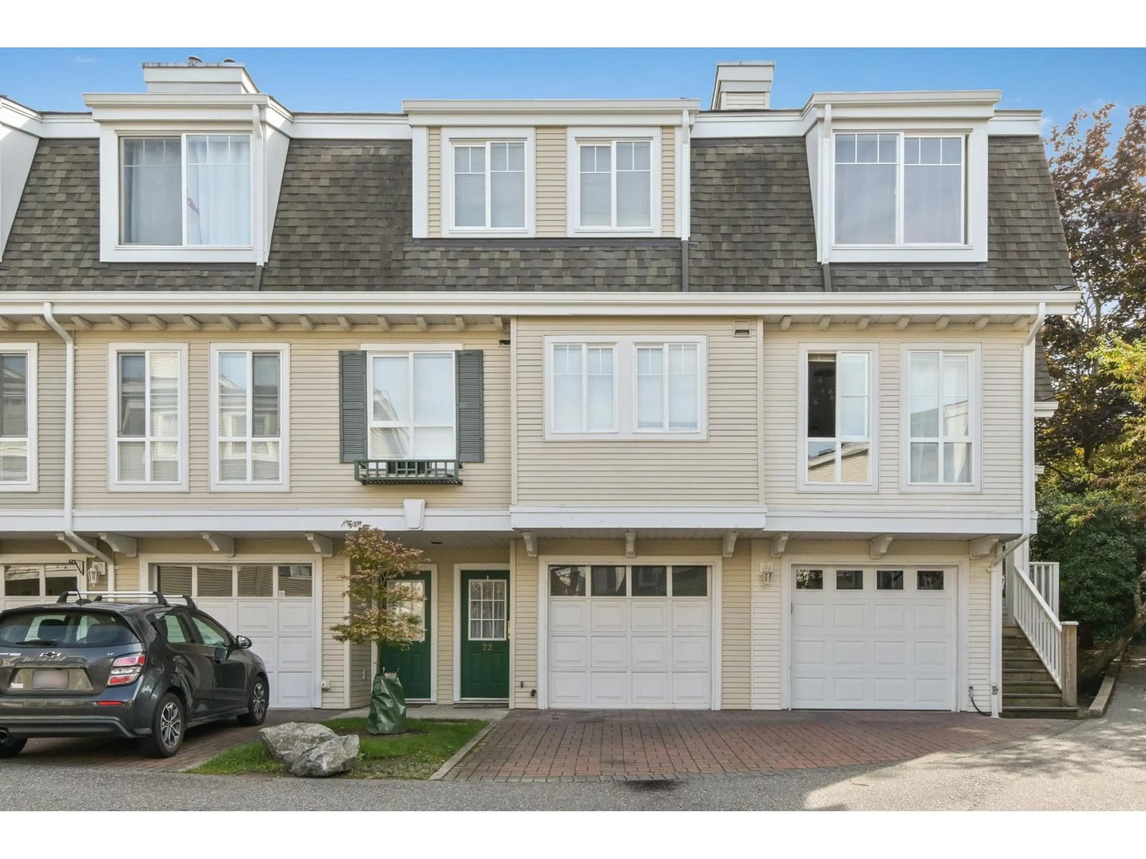 Home with vinyl exterior material, street for 22 - 8890 WALNUT GROVE, Langley British Columbia V1M3W4