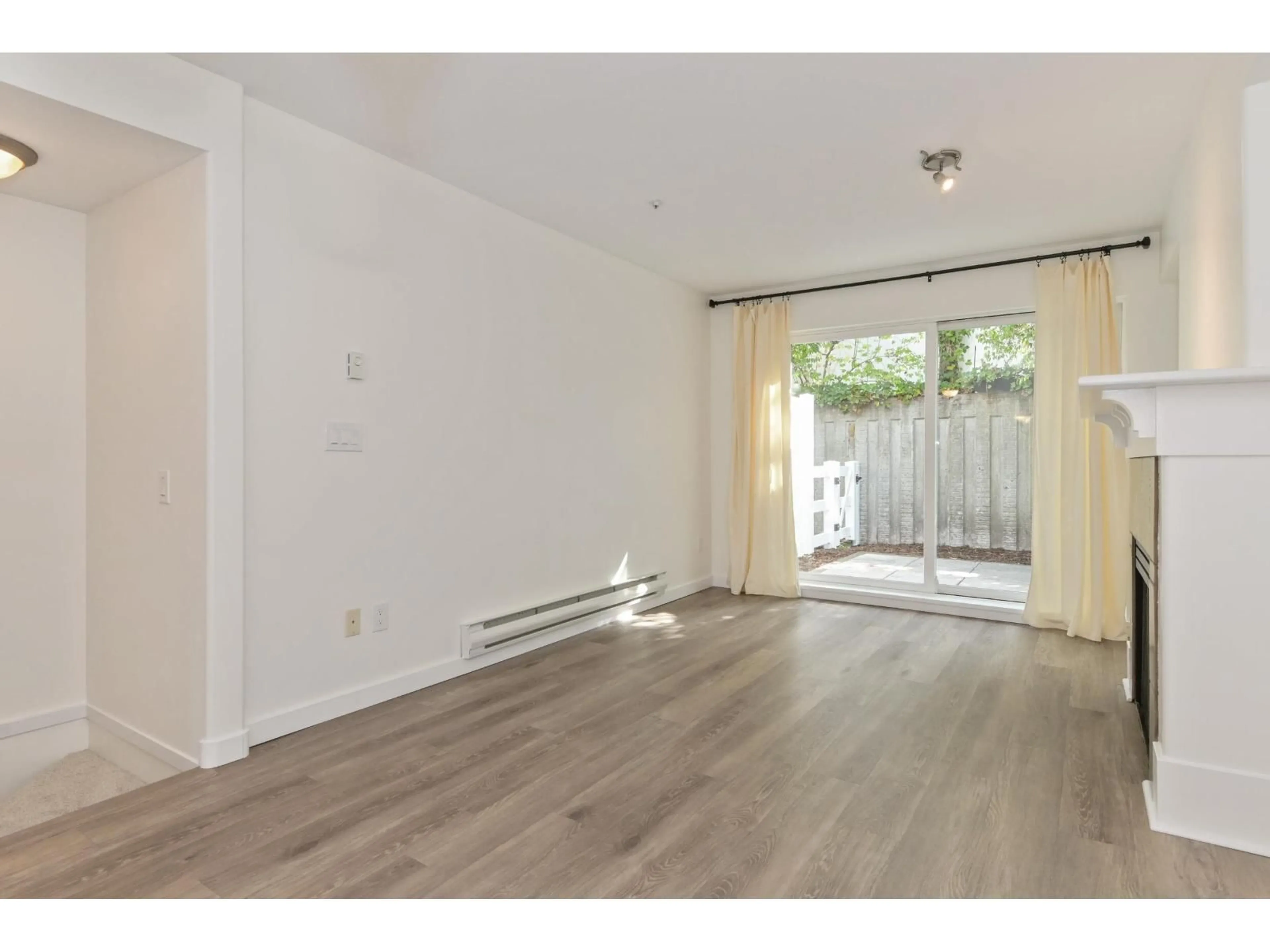 A pic of a room for 22 - 8890 WALNUT GROVE, Langley British Columbia V1M3W4