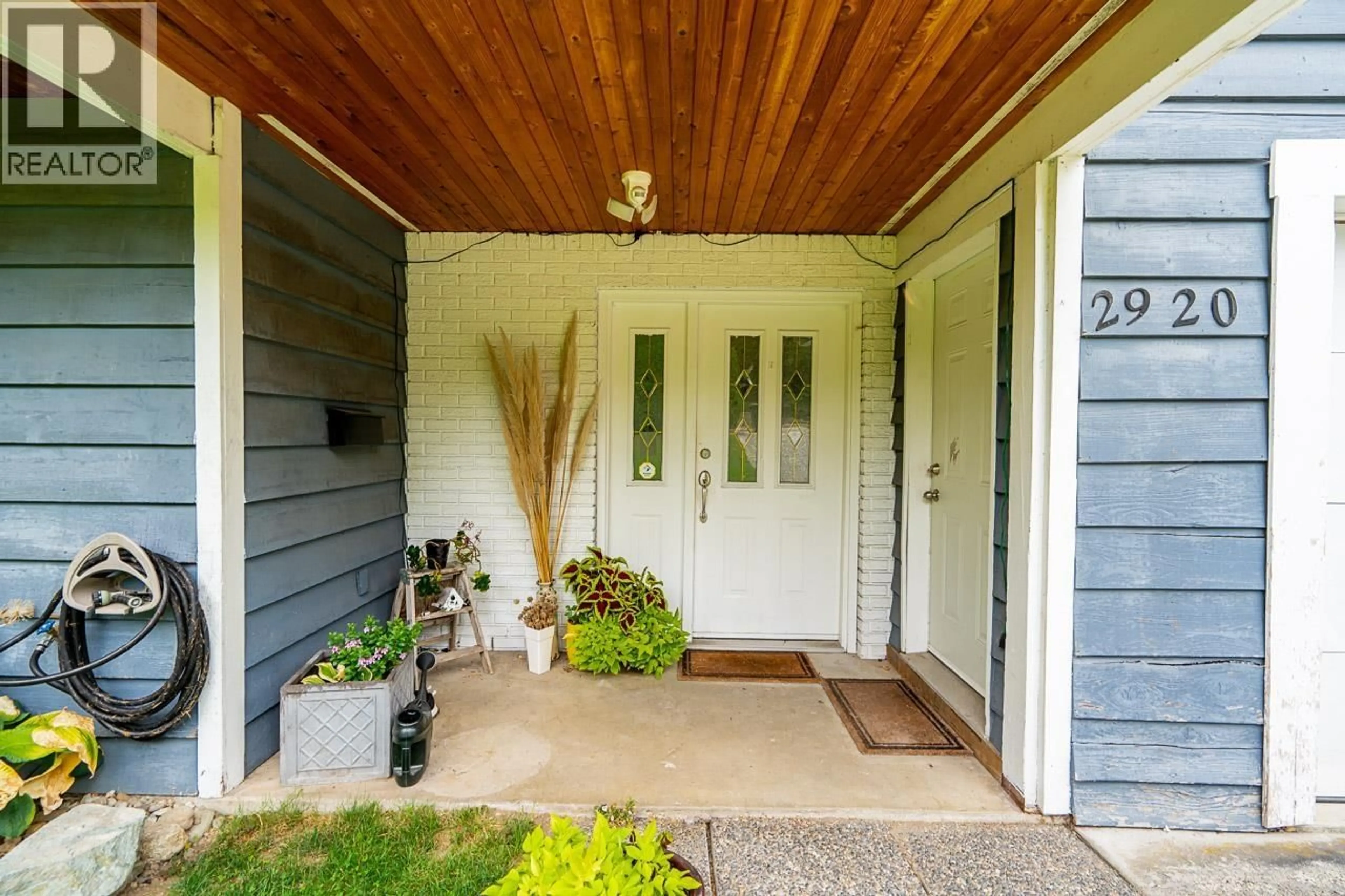 Indoor entryway for 2920 TATLA PLACE, Coquitlam British Columbia V3C4W8