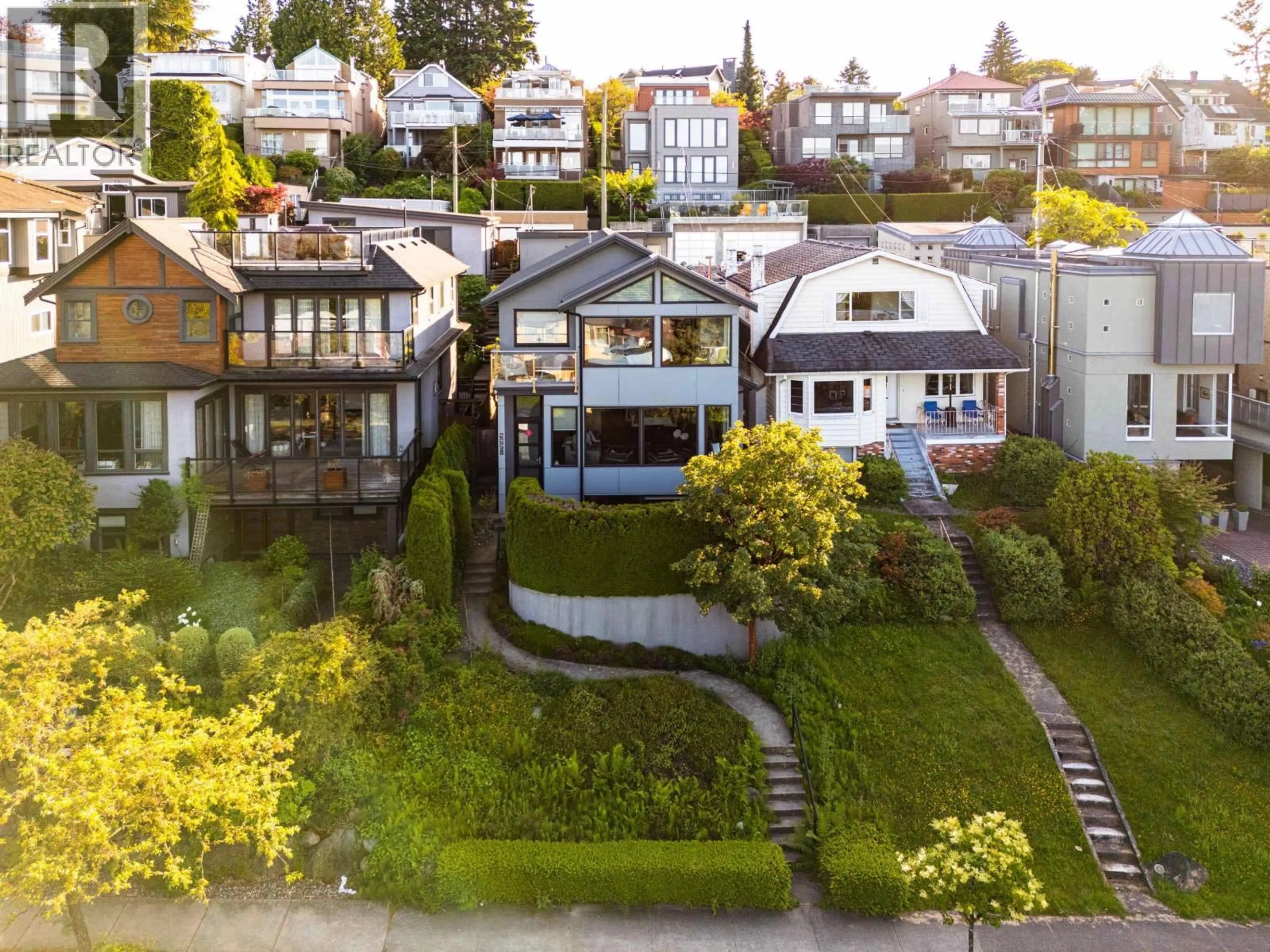 A pic from outside/outdoor area/front of a property/back of a property/a pic from drone, street for 4371 PUGET DRIVE, Vancouver British Columbia V6L2V7