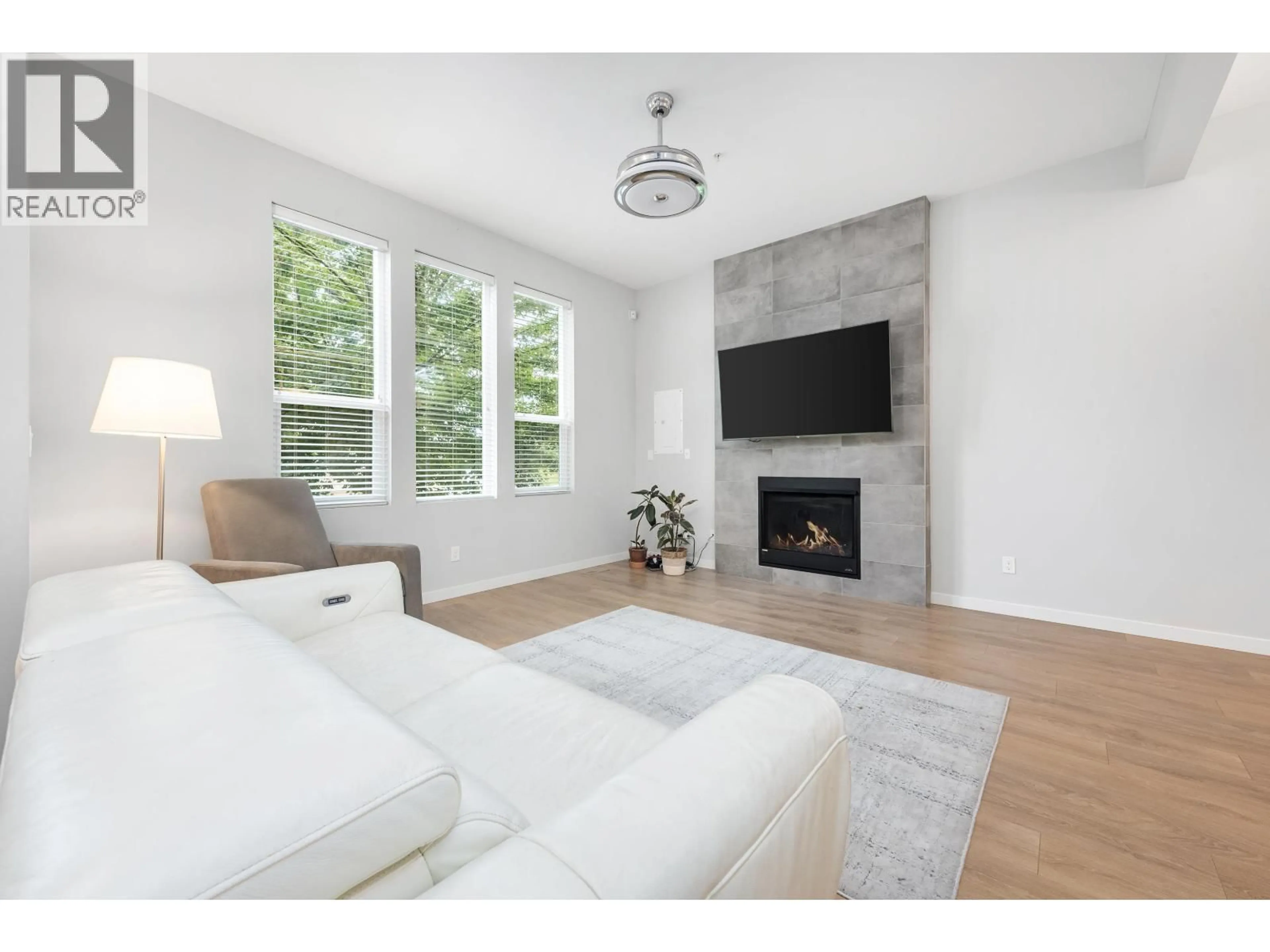 Living room with furniture, unknown for 24375 112 AVENUE, Maple Ridge British Columbia V2W0H4