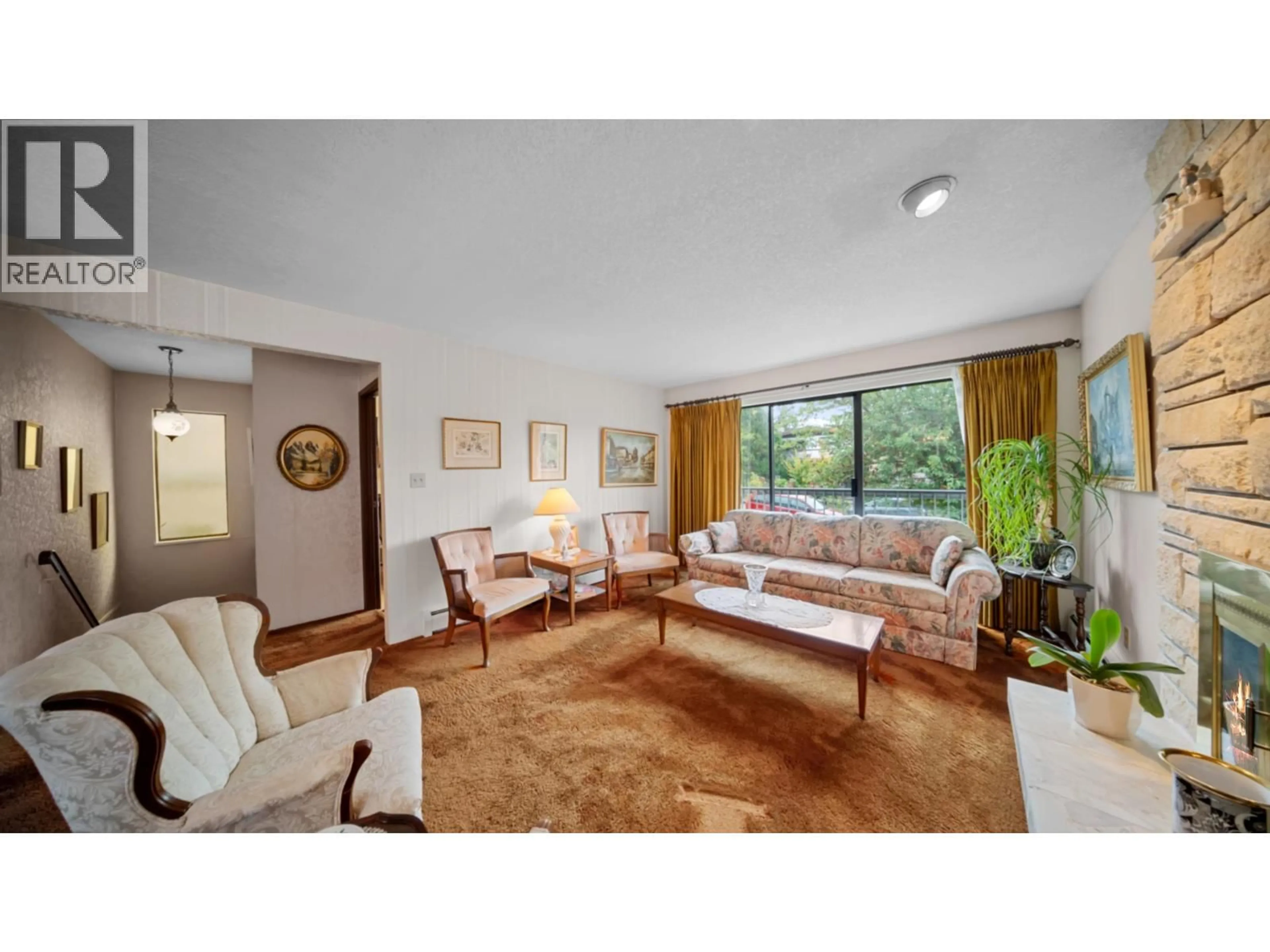 Living room with furniture, unknown for 271 38TH AVENUE, Vancouver British Columbia V5W1H3