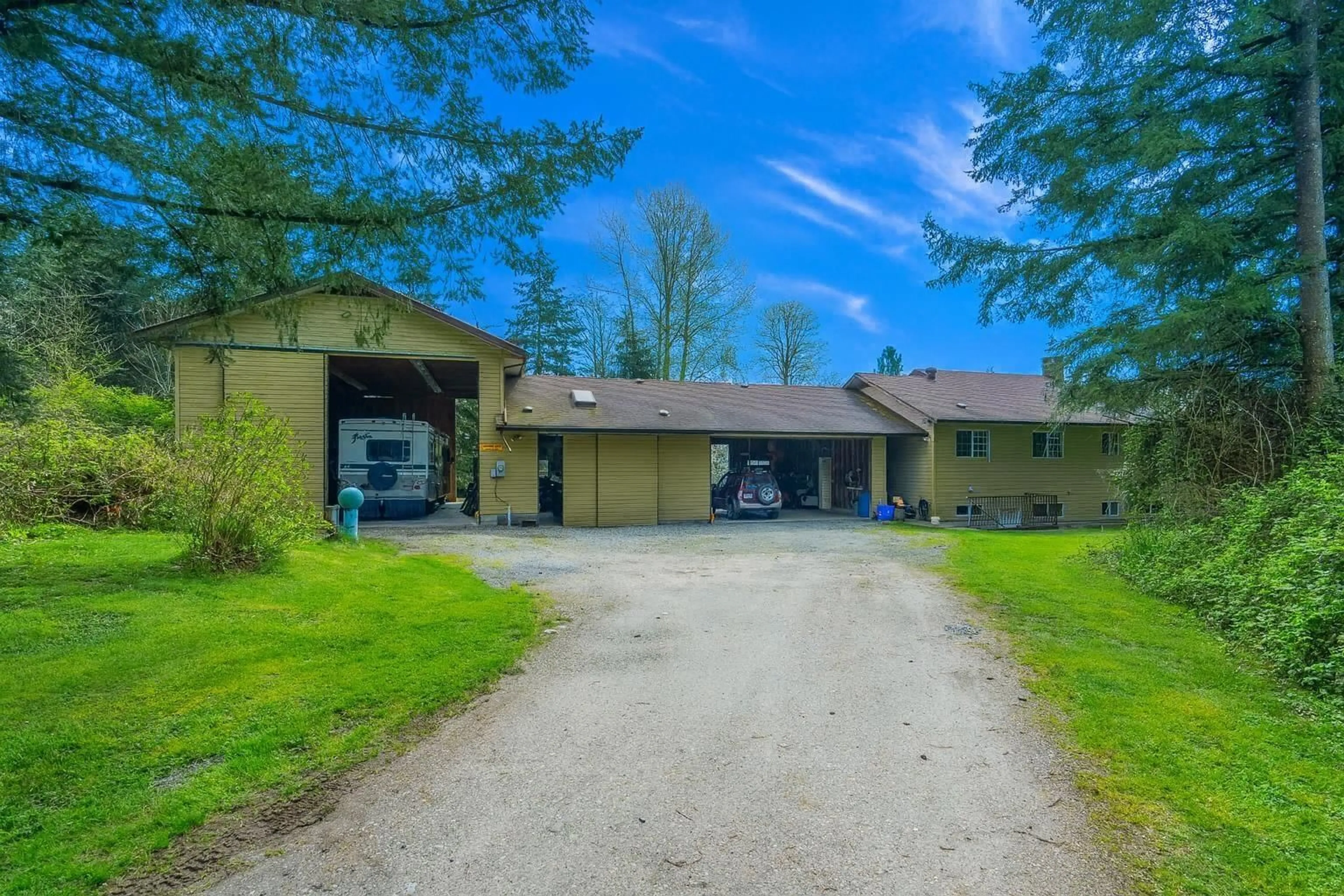 A pic from outside/outdoor area/front of a property/back of a property/a pic from drone, unknown for 24548 21B, Langley British Columbia V2Z1J3
