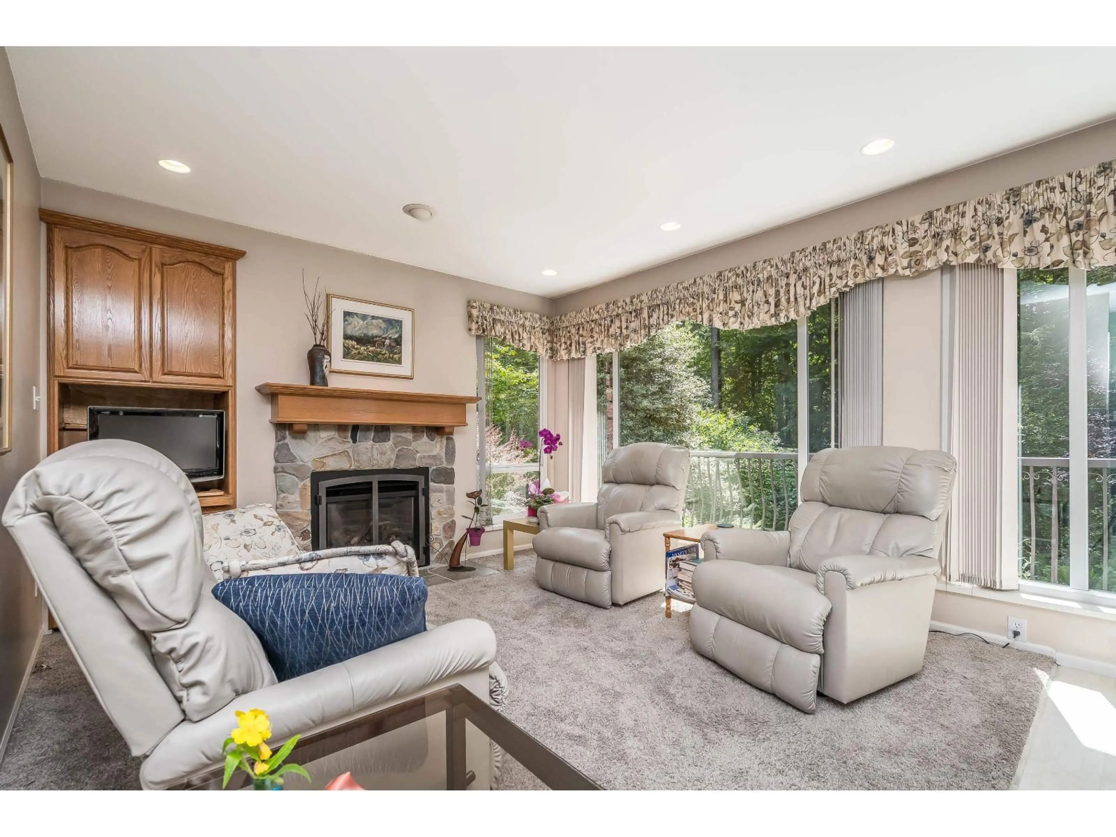 Living room with furniture, unknown for 5281 236, Langley British Columbia V2Z2P4