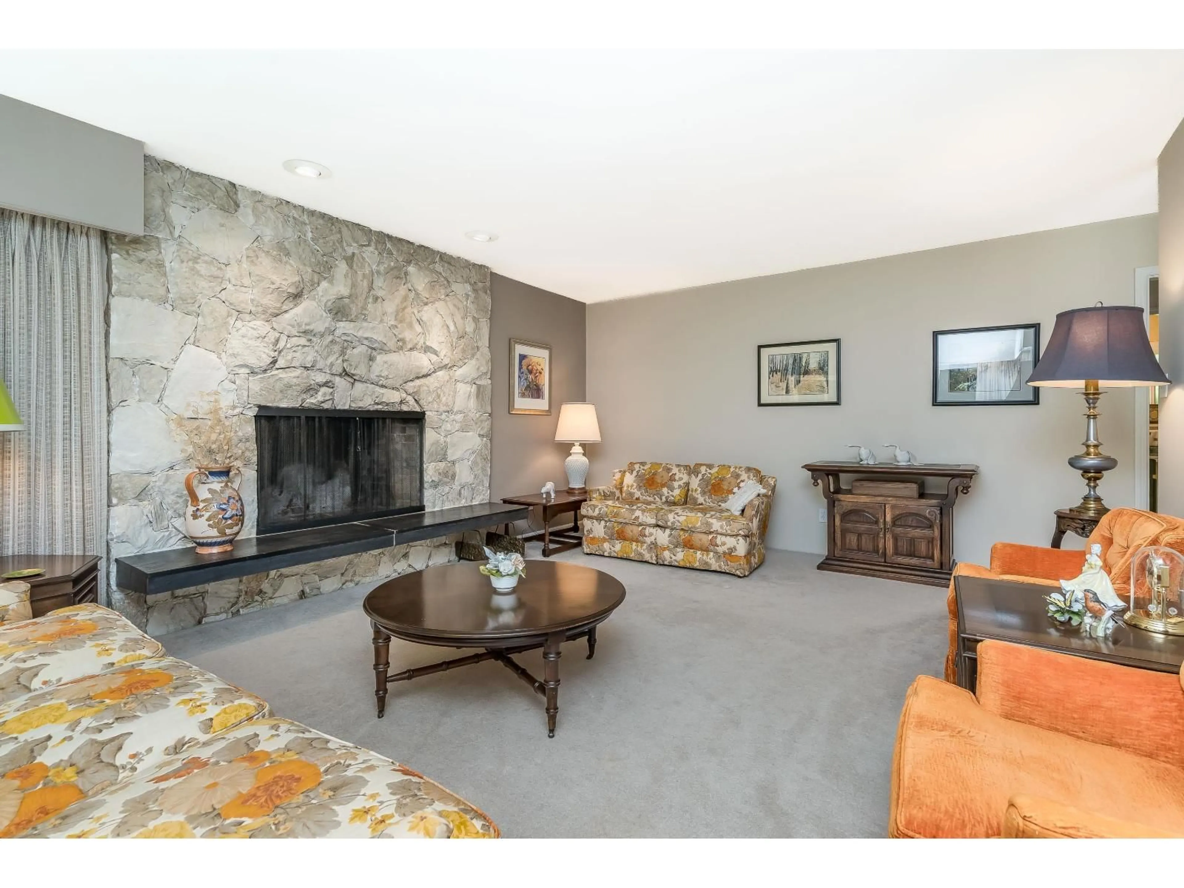Living room with furniture, unknown for 5281 236, Langley British Columbia V2Z2P4