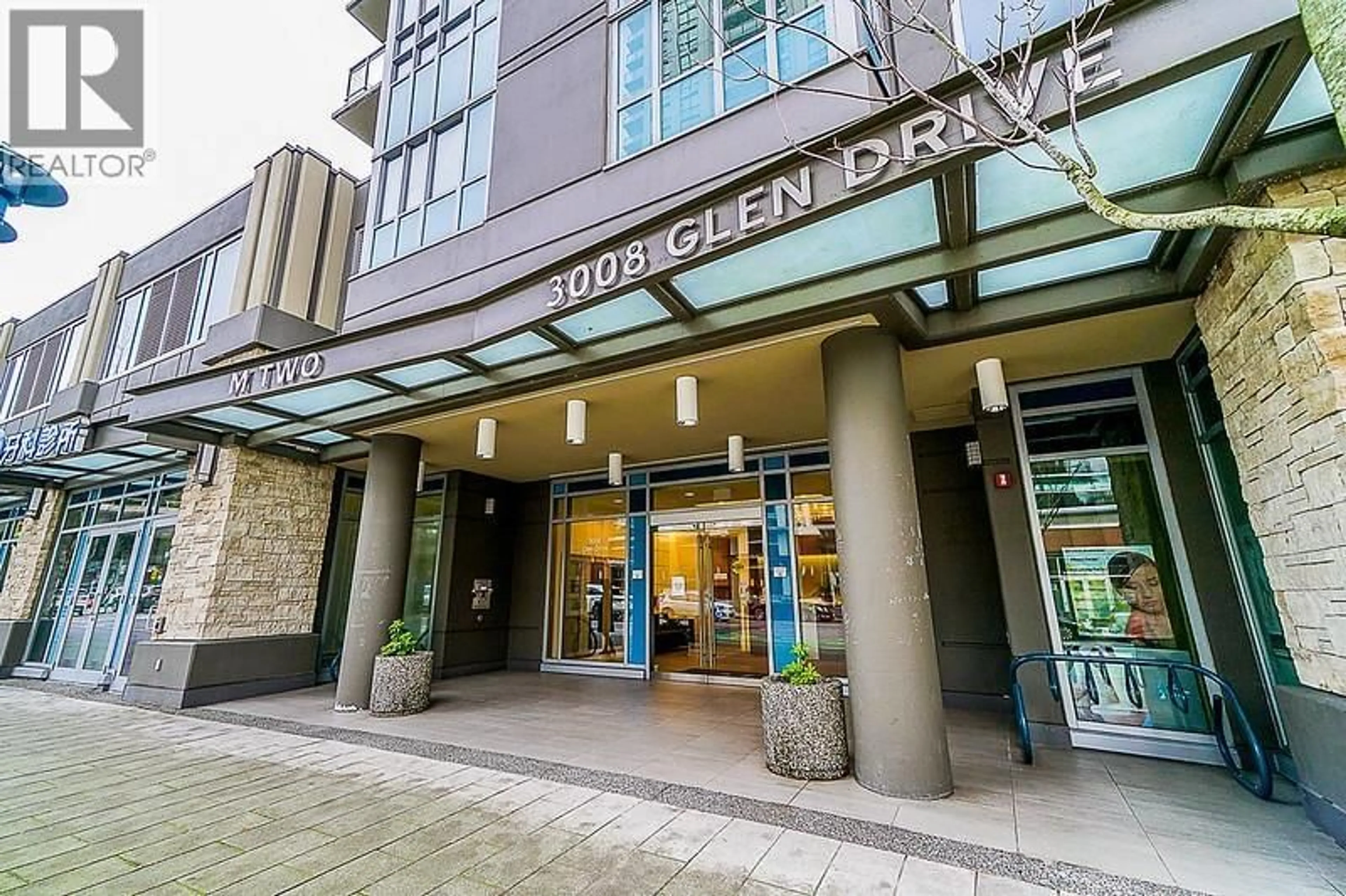 Indoor foyer for 2605 - 3008 GLEN DRIVE, Coquitlam British Columbia V3B0J5