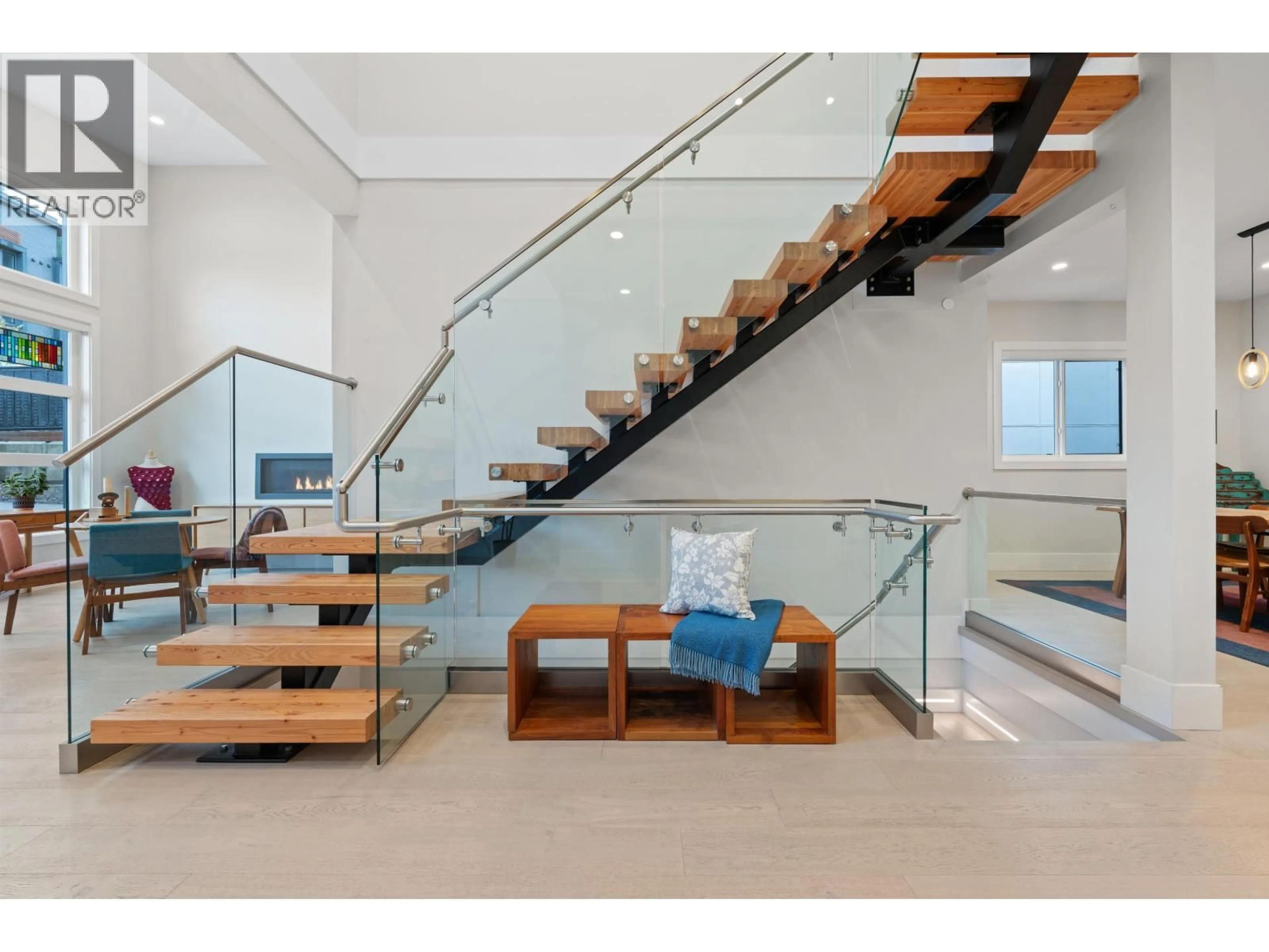 Stairs for 3404 MAMQUAM ROAD, Squamish British Columbia V8B0S6