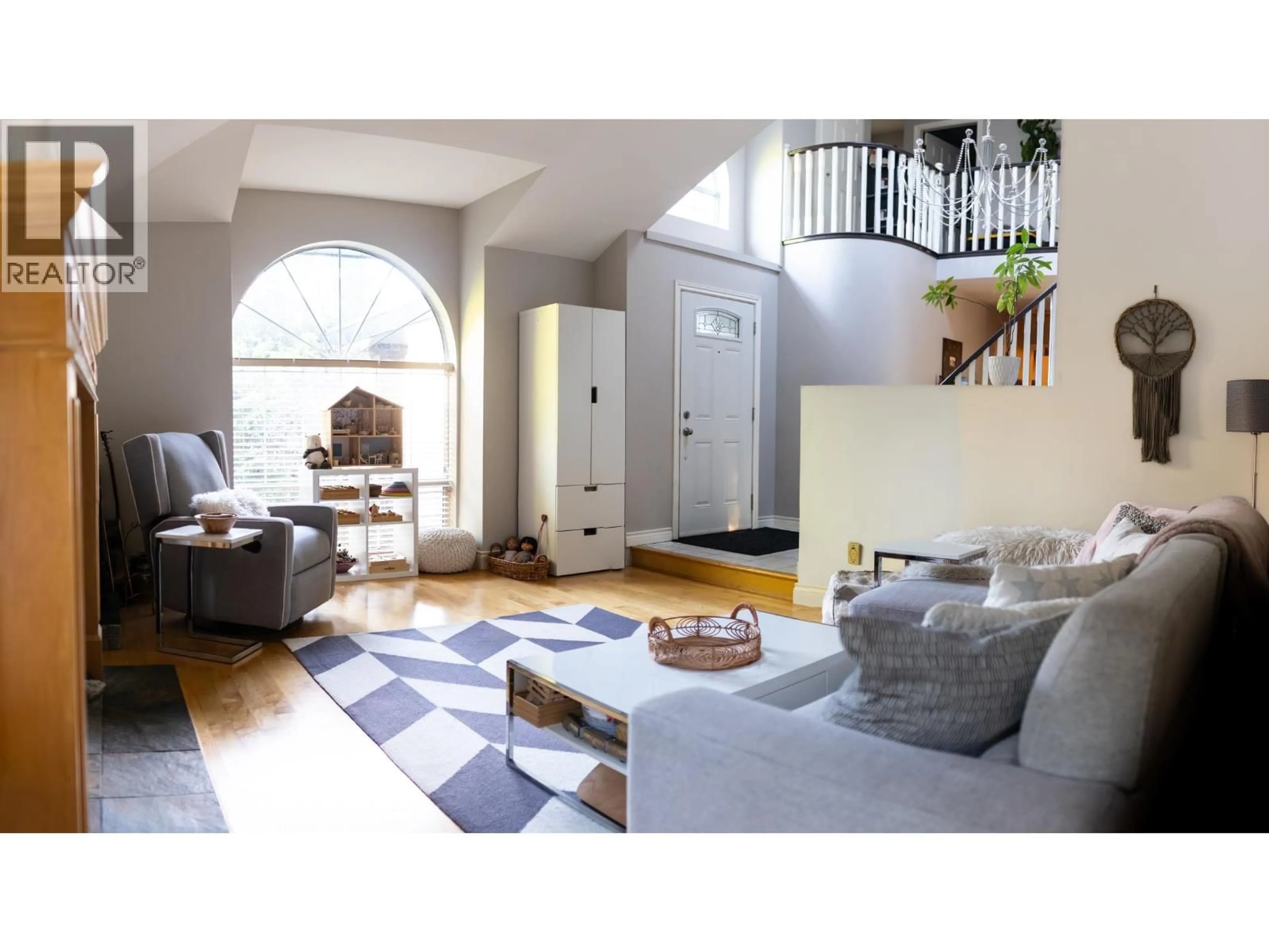 Living room with furniture, unknown for 1 BUCKHORN PLACE, Port Moody British Columbia V3H4M2