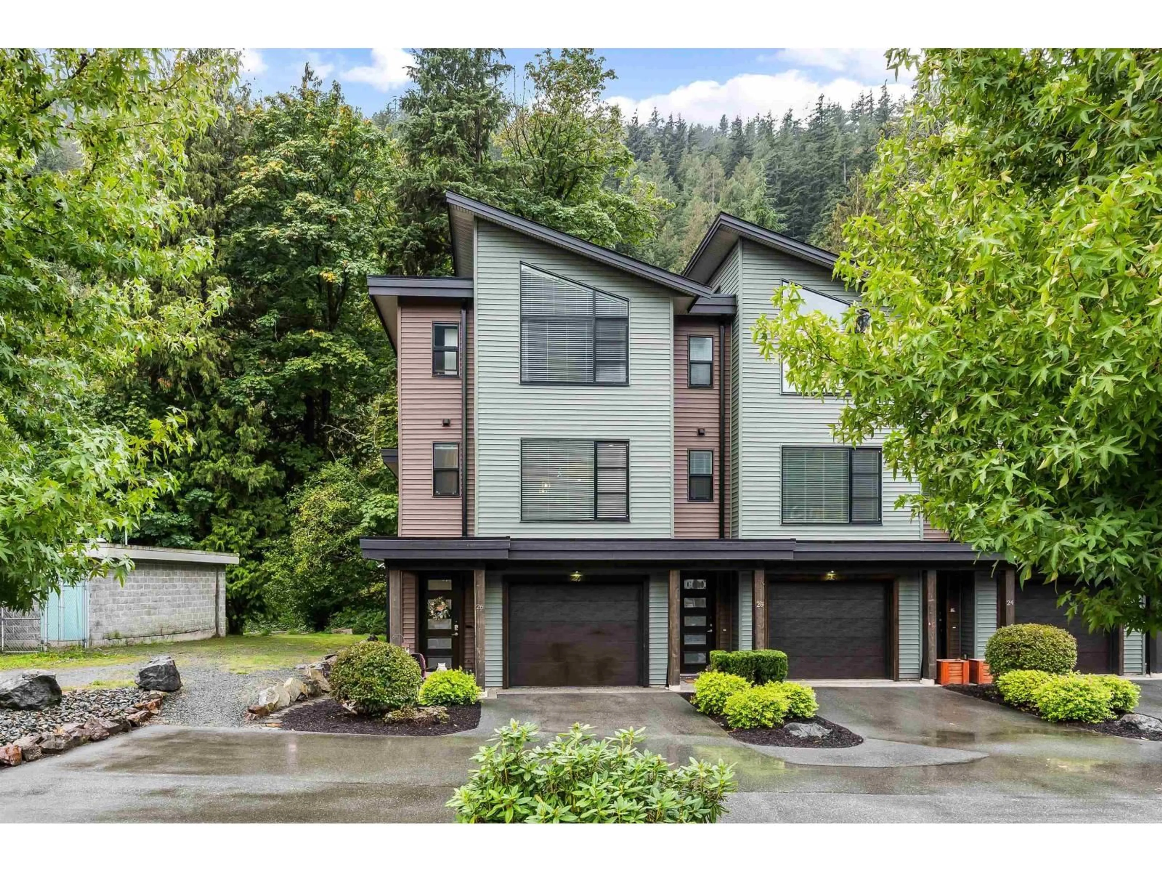 Home with vinyl exterior material, unknown for 26 - 520 HOT SPRINGS ROAD, Harrison Hot Springs British Columbia V0M1K0