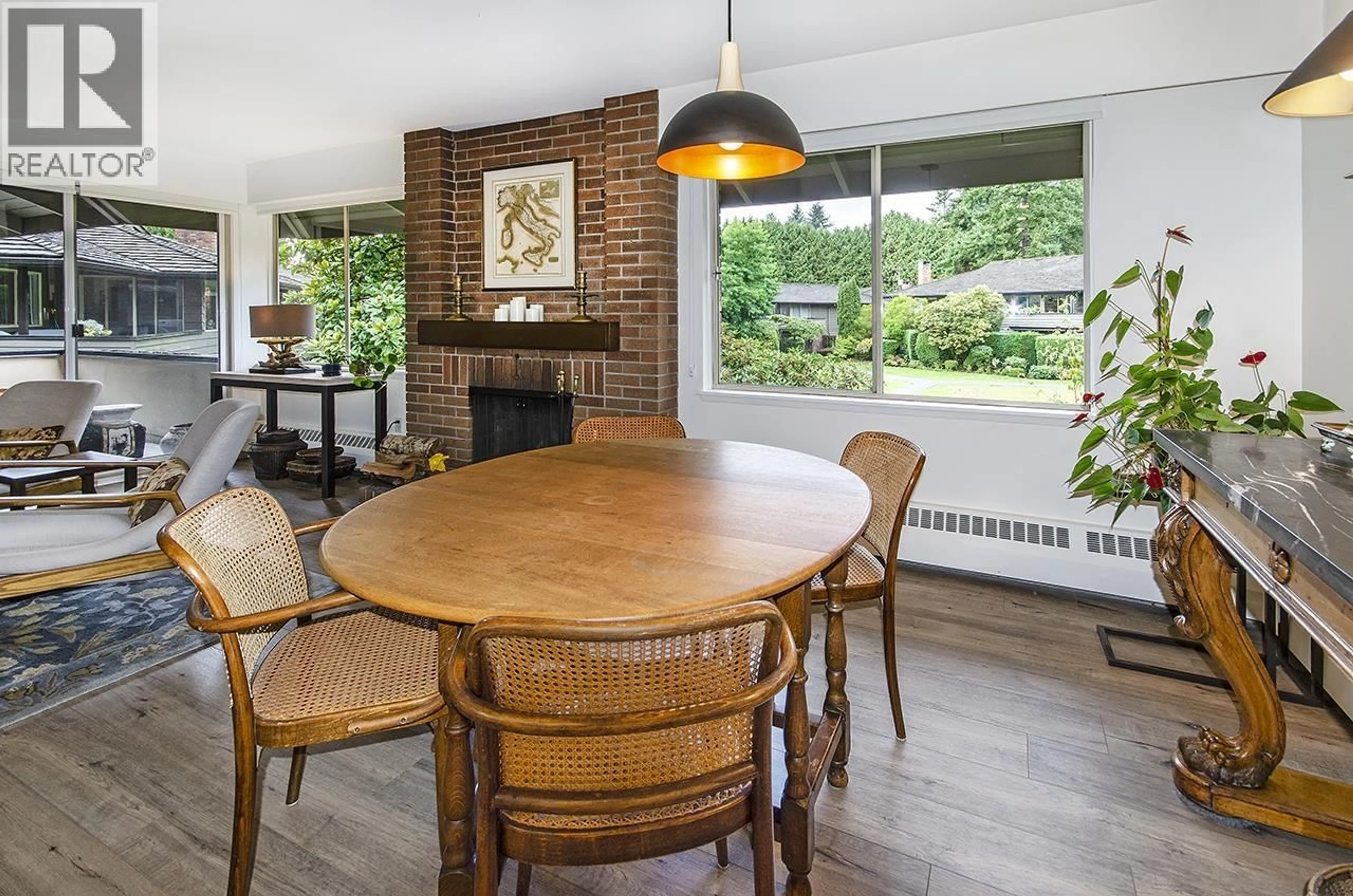 Dining room, wood/laminate floor for 211 - 235 KEITH ROAD, West Vancouver British Columbia V7T1L5