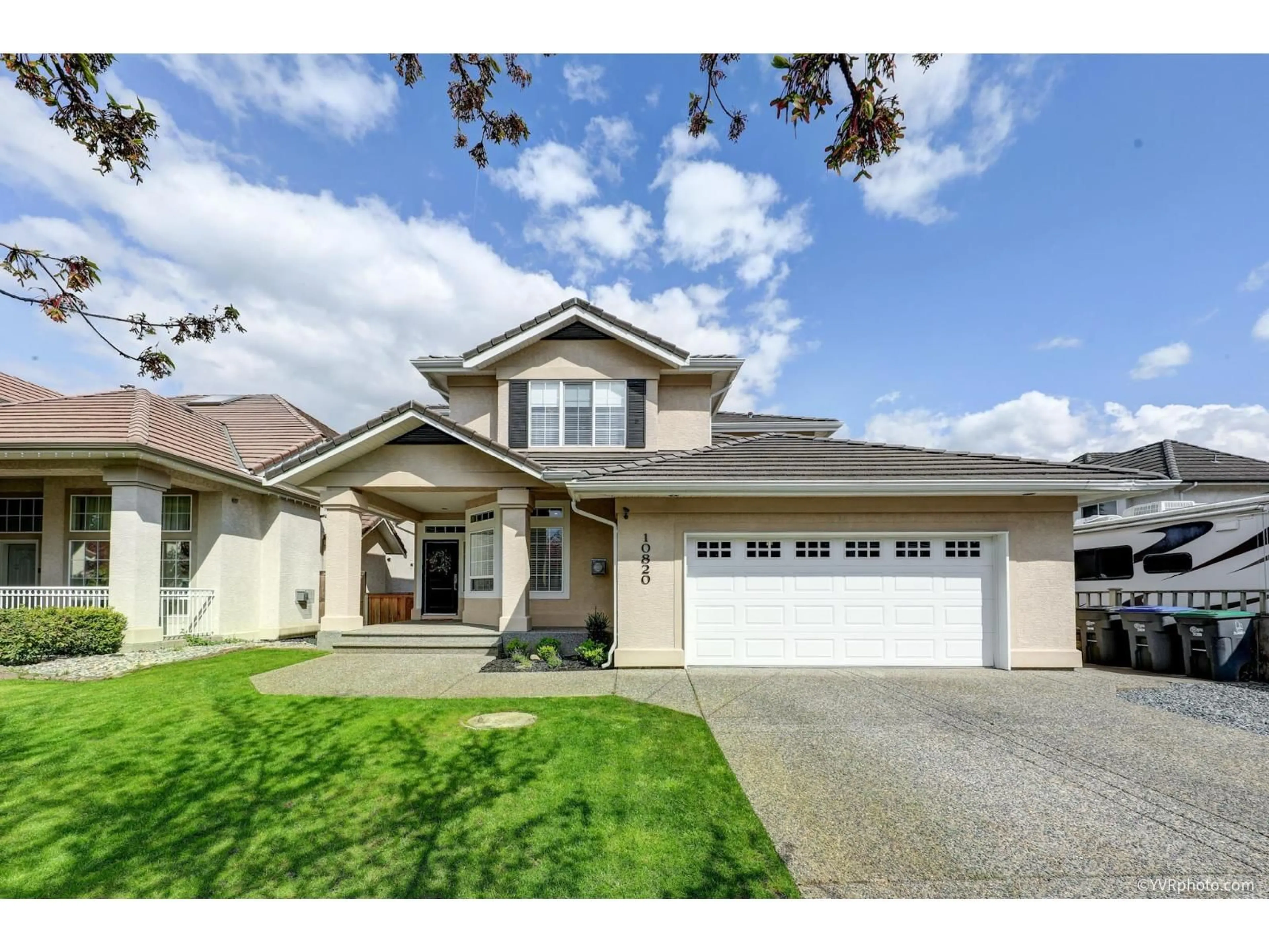 Home with vinyl exterior material, street for 10820 164, Surrey British Columbia V4N5B8