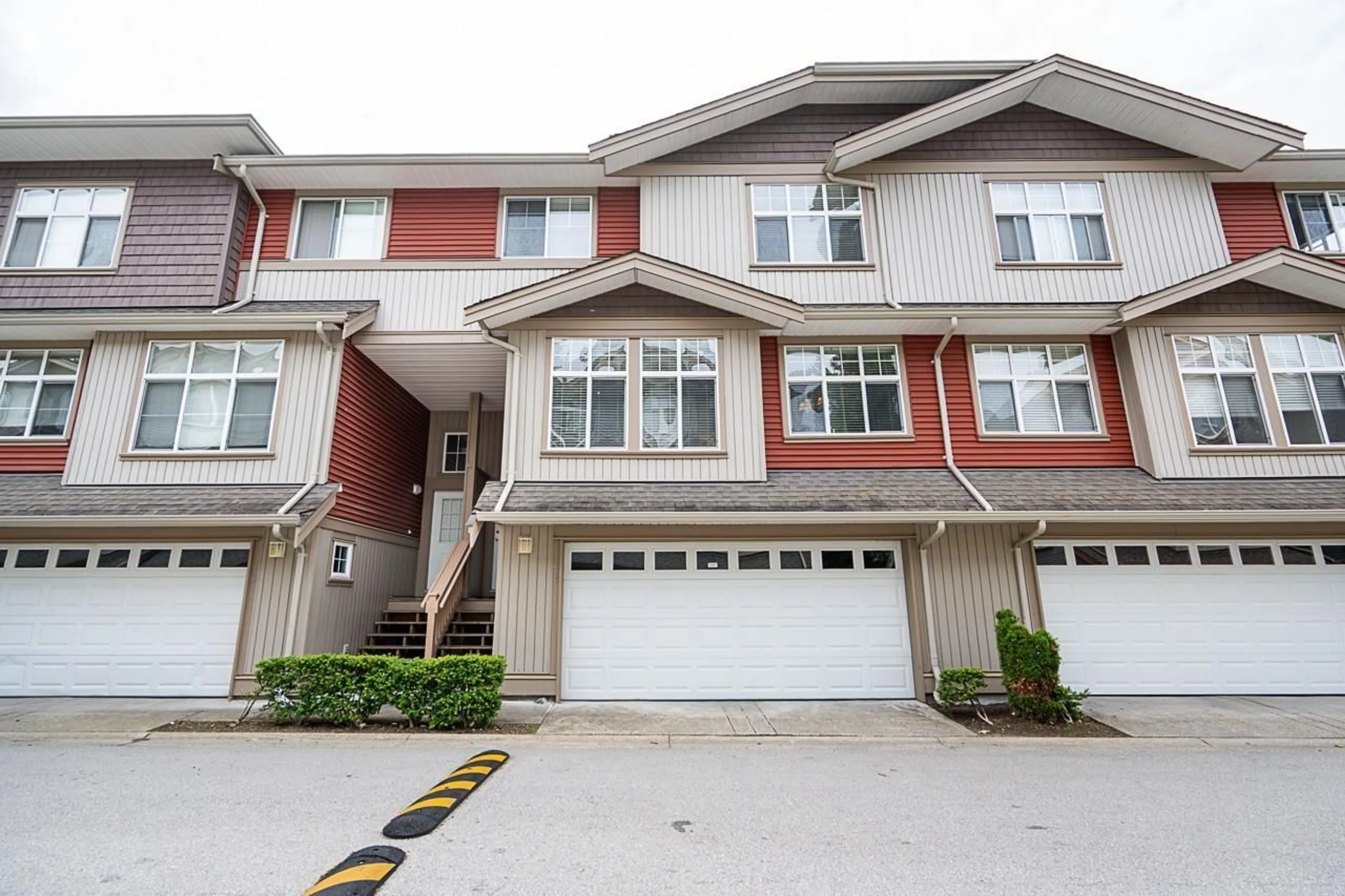 Unknown for 35 - 7518 138, Surrey British Columbia V3W1S1