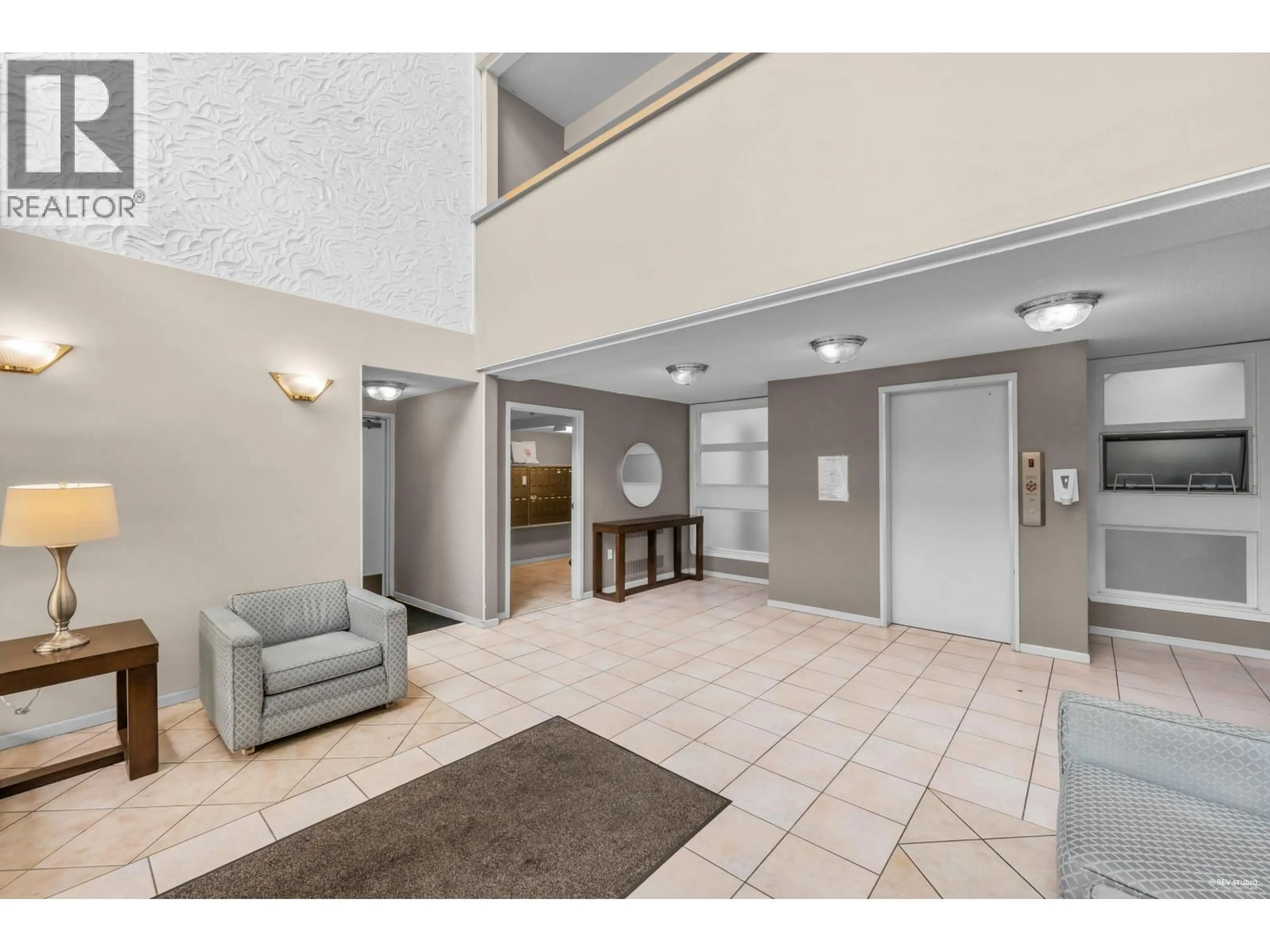 Indoor foyer for 104 - 8880 NO. 1 ROAD, Richmond British Columbia V7C4C1