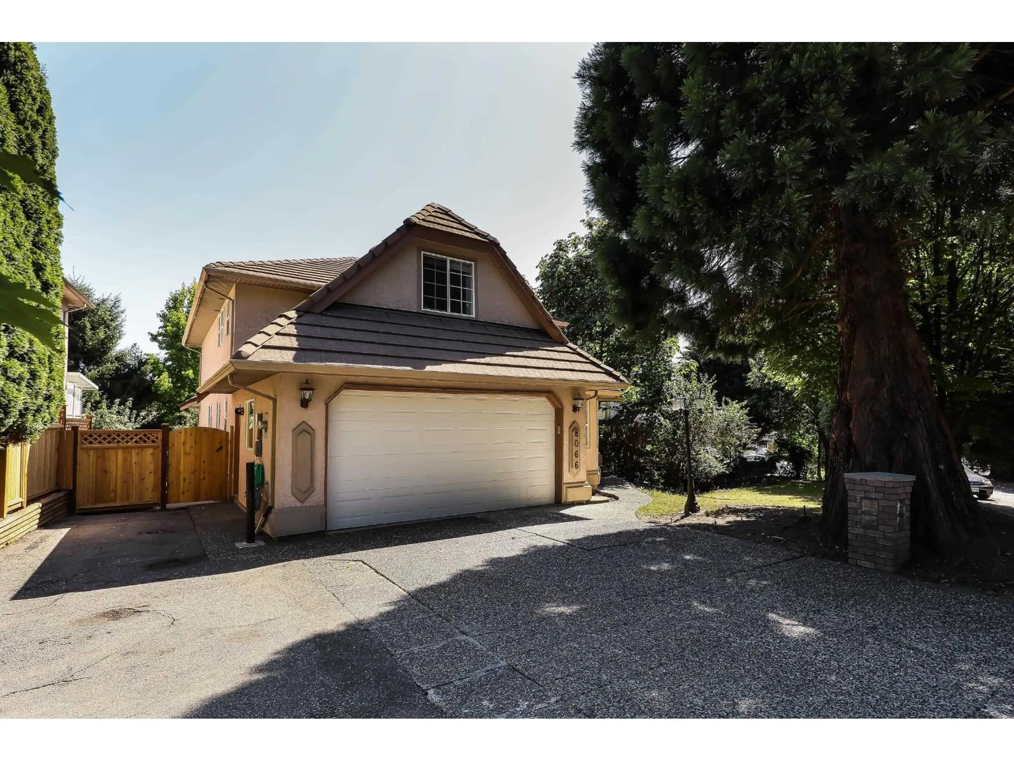 Unknown for 8066 168, Surrey British Columbia V4N4Y8