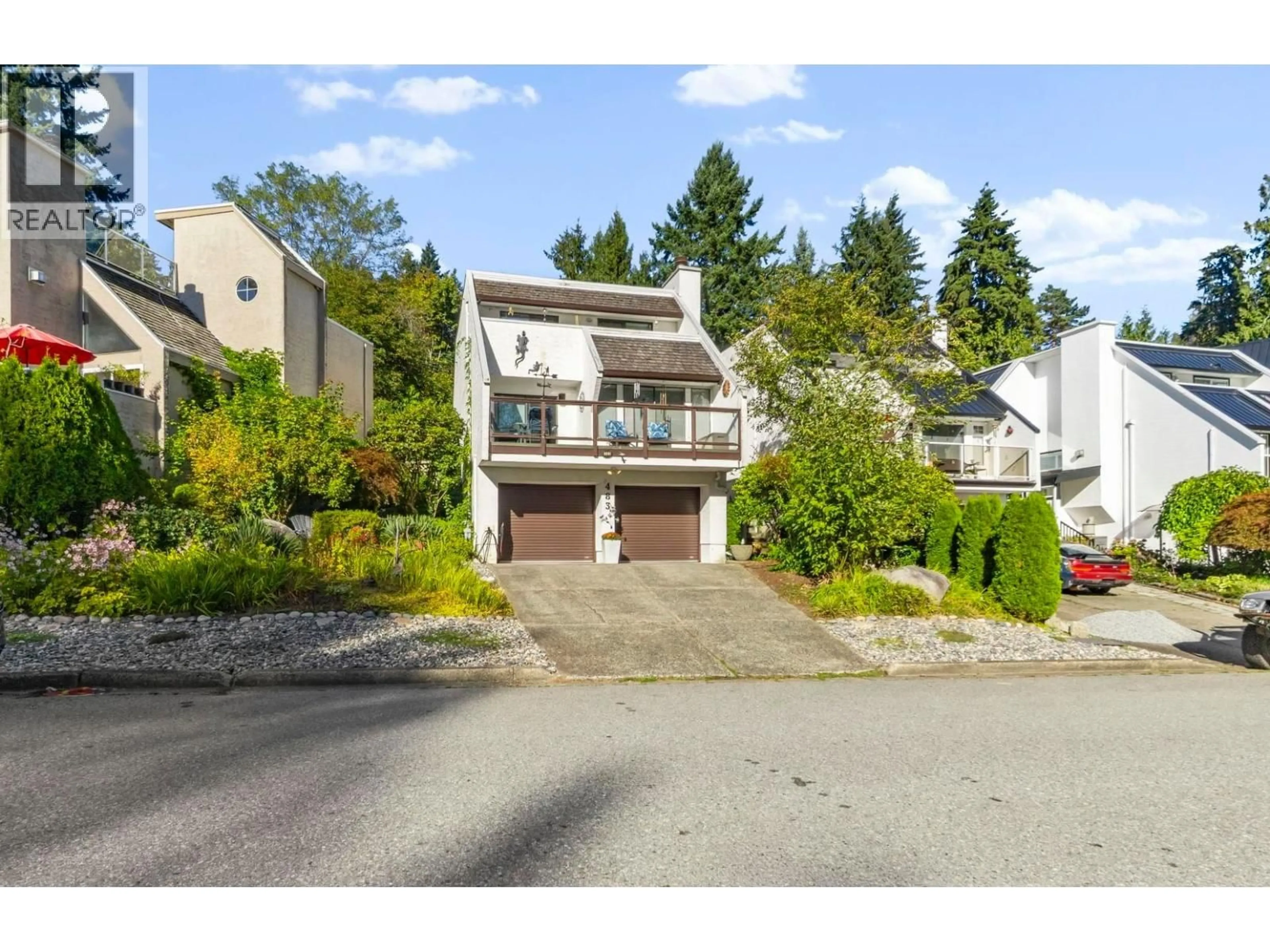 A pic from outside/outdoor area/front of a property/back of a property/a pic from drone, street for 483 SAN REMO DRIVE, Port Moody British Columbia V3H3S6