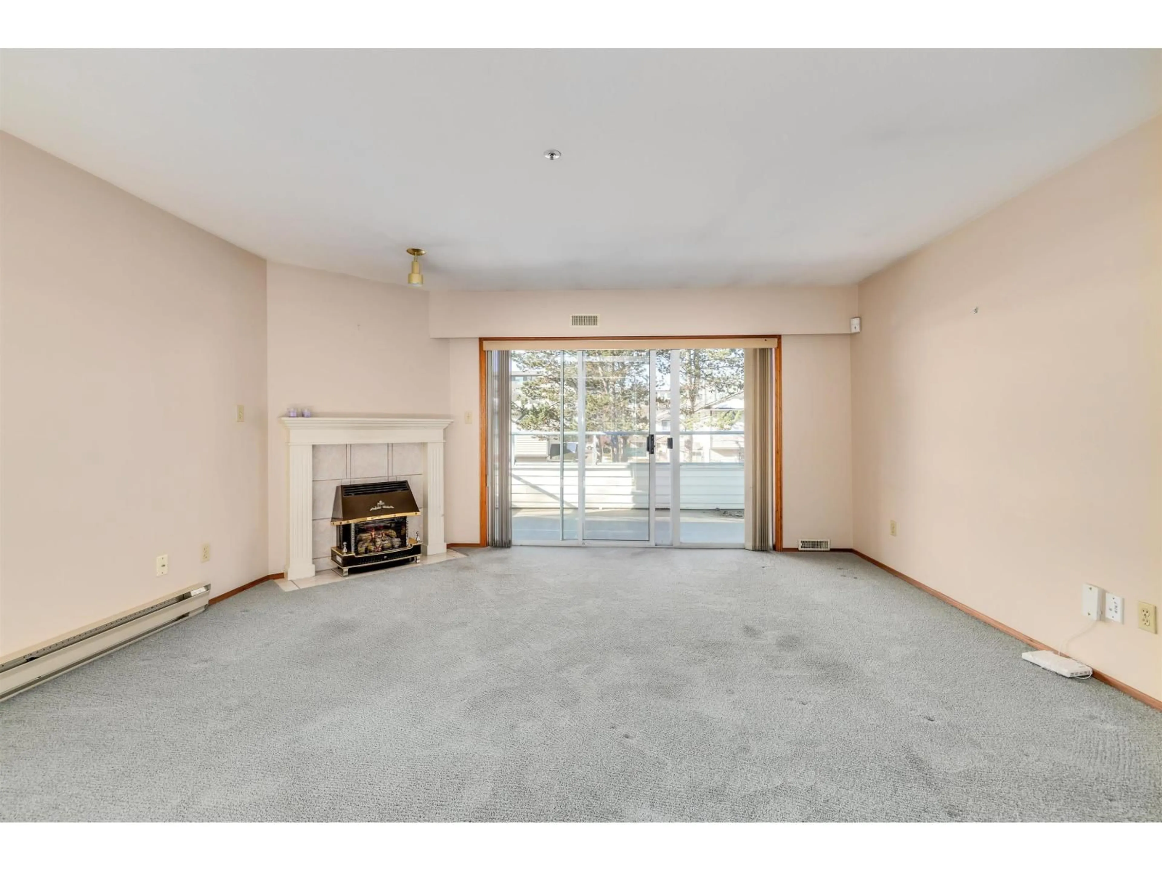 A pic of a room for 101 - 5377 201A, Langley British Columbia V3A1S7
