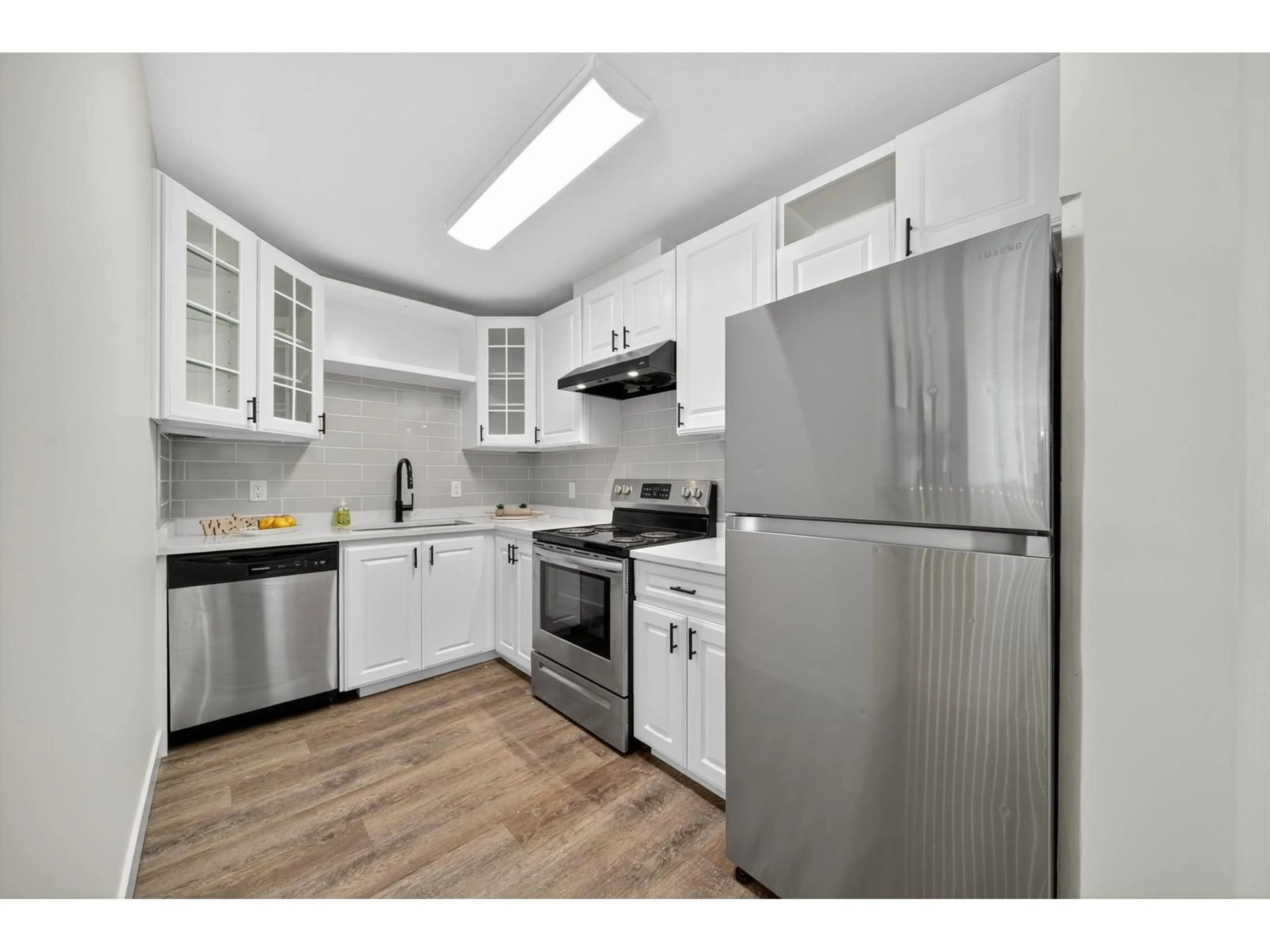 Standard kitchen, unknown for 309 - 2535 HILL-TOUT, Abbotsford British Columbia V2T2P8