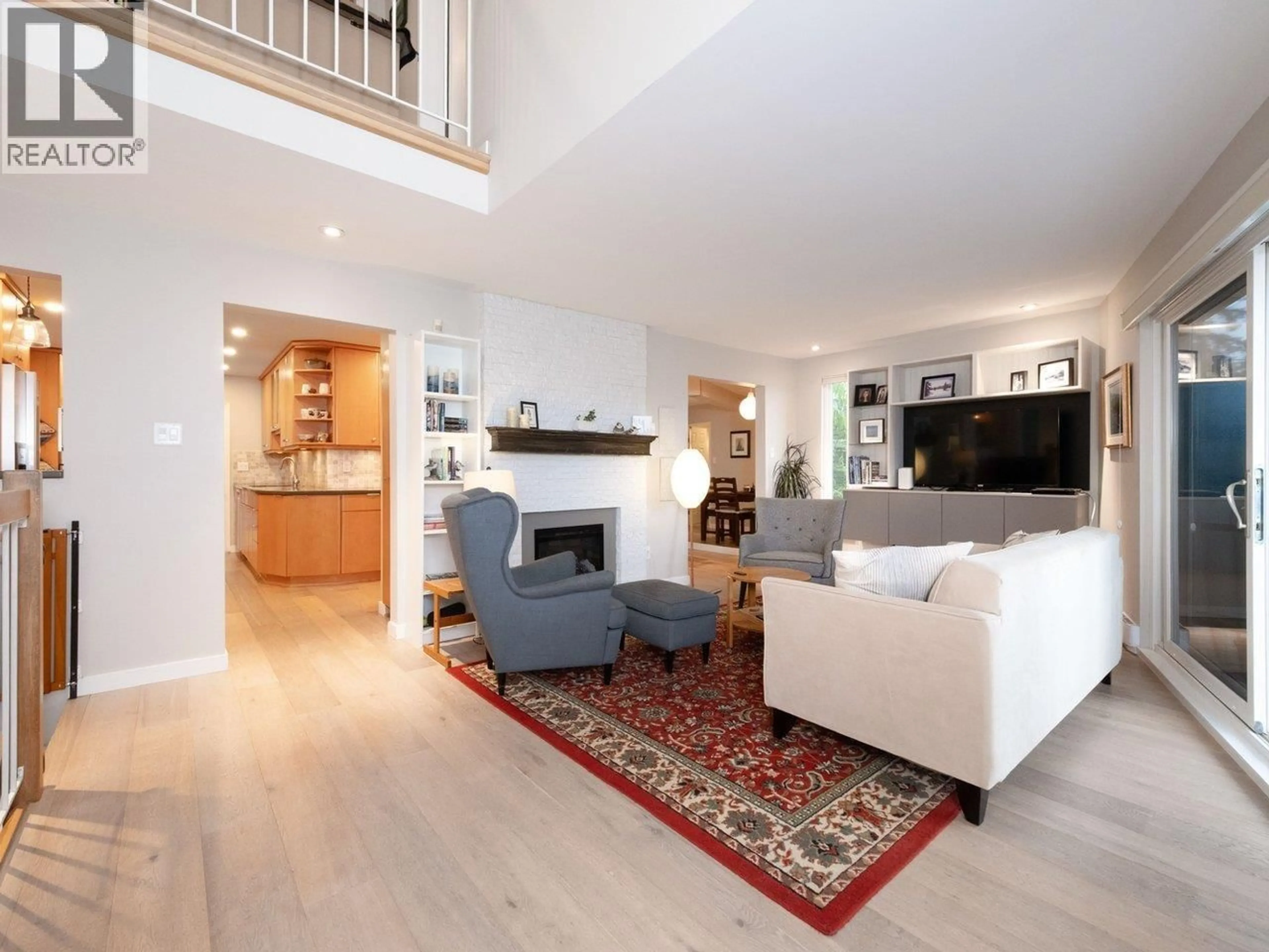 Living room with furniture, unknown for 2727 PANORAMA DRIVE, North Vancouver British Columbia V7G1V7