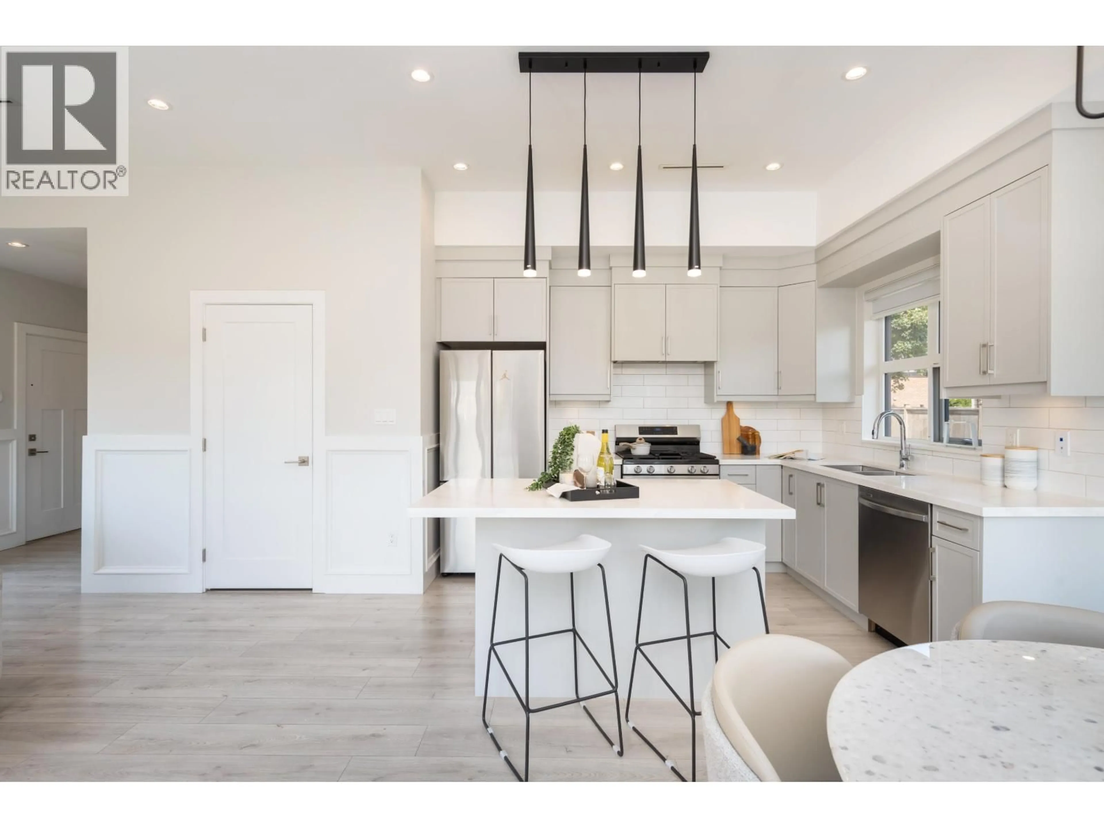 Open concept kitchen, ceramic/tile floor for 5 - 9899 STEVESTON HIGHWAY, Richmond British Columbia V7A1M9