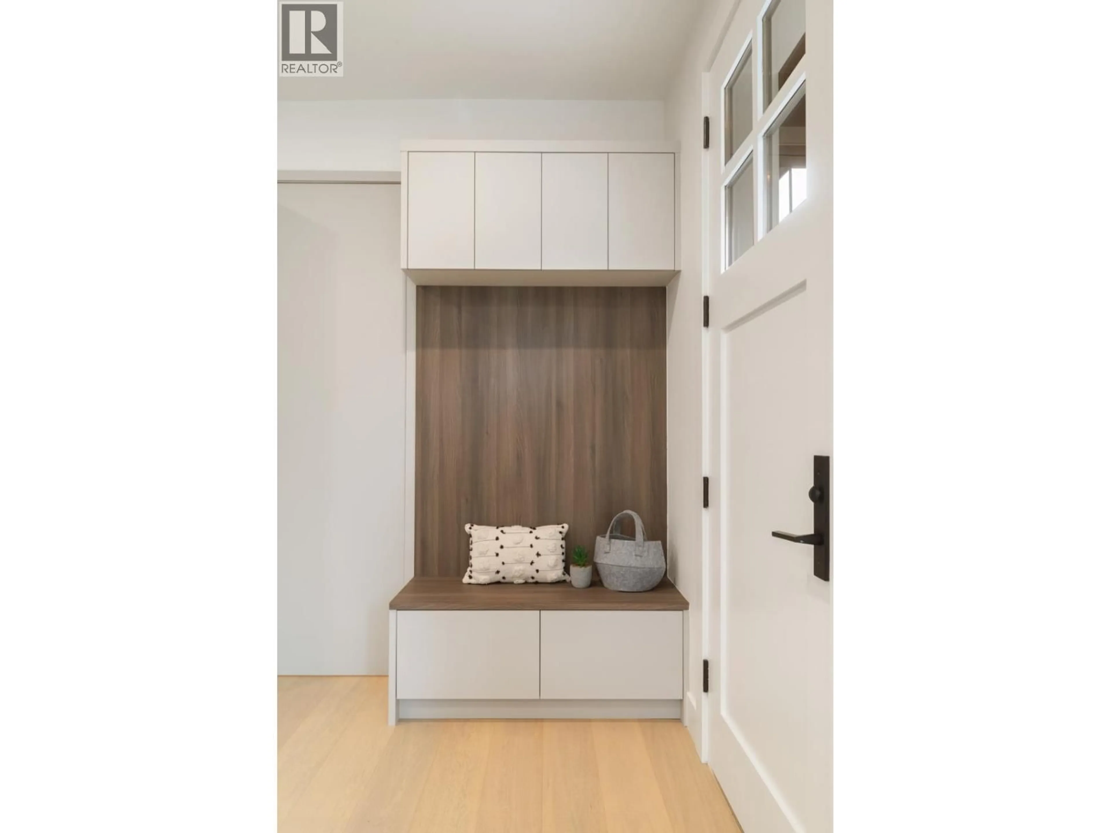 Indoor entryway for 1 - 2680 5TH AVENUE, Vancouver British Columbia V5M1M9