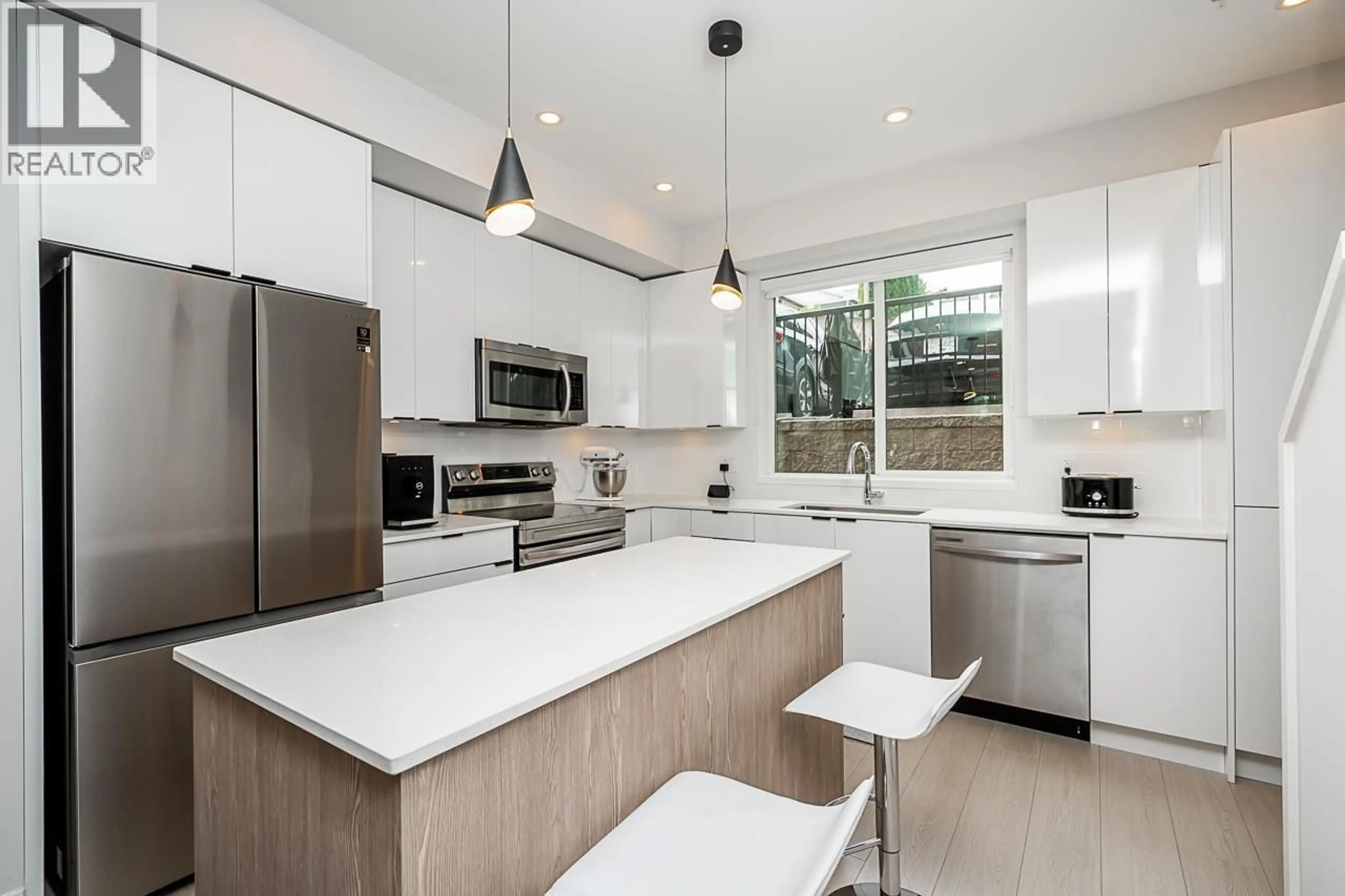 Contemporary kitchen, unknown for 21 - 1211 EIGHTH AVENUE, New Westminster British Columbia V3M2R8