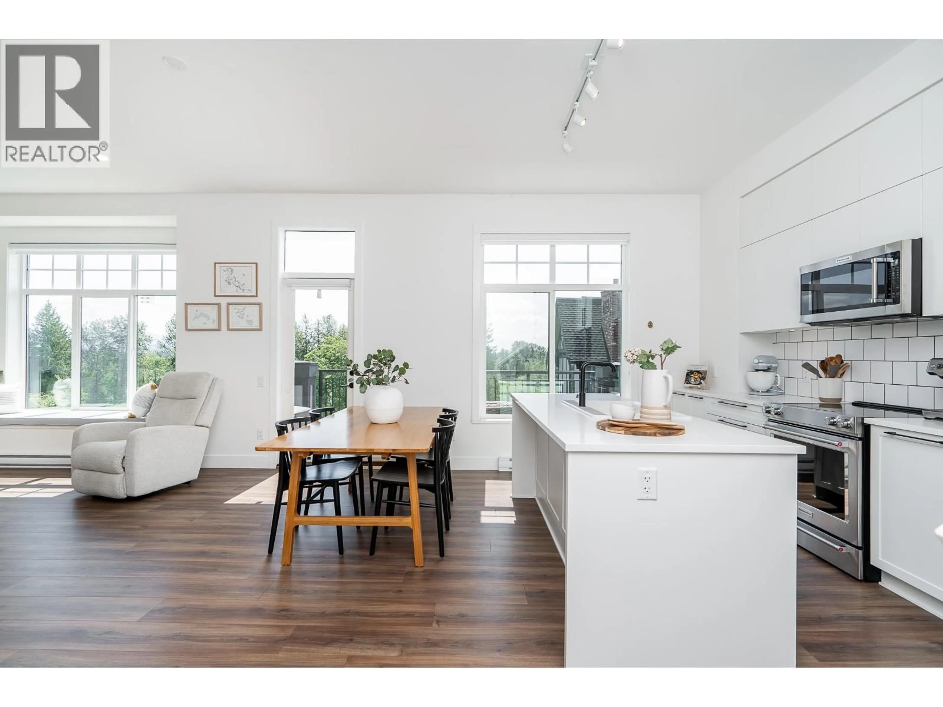 Open concept kitchen, wood/laminate floor for 85 - 3552 VICTORIA DRIVE, Coquitlam British Columbia V3E0N7